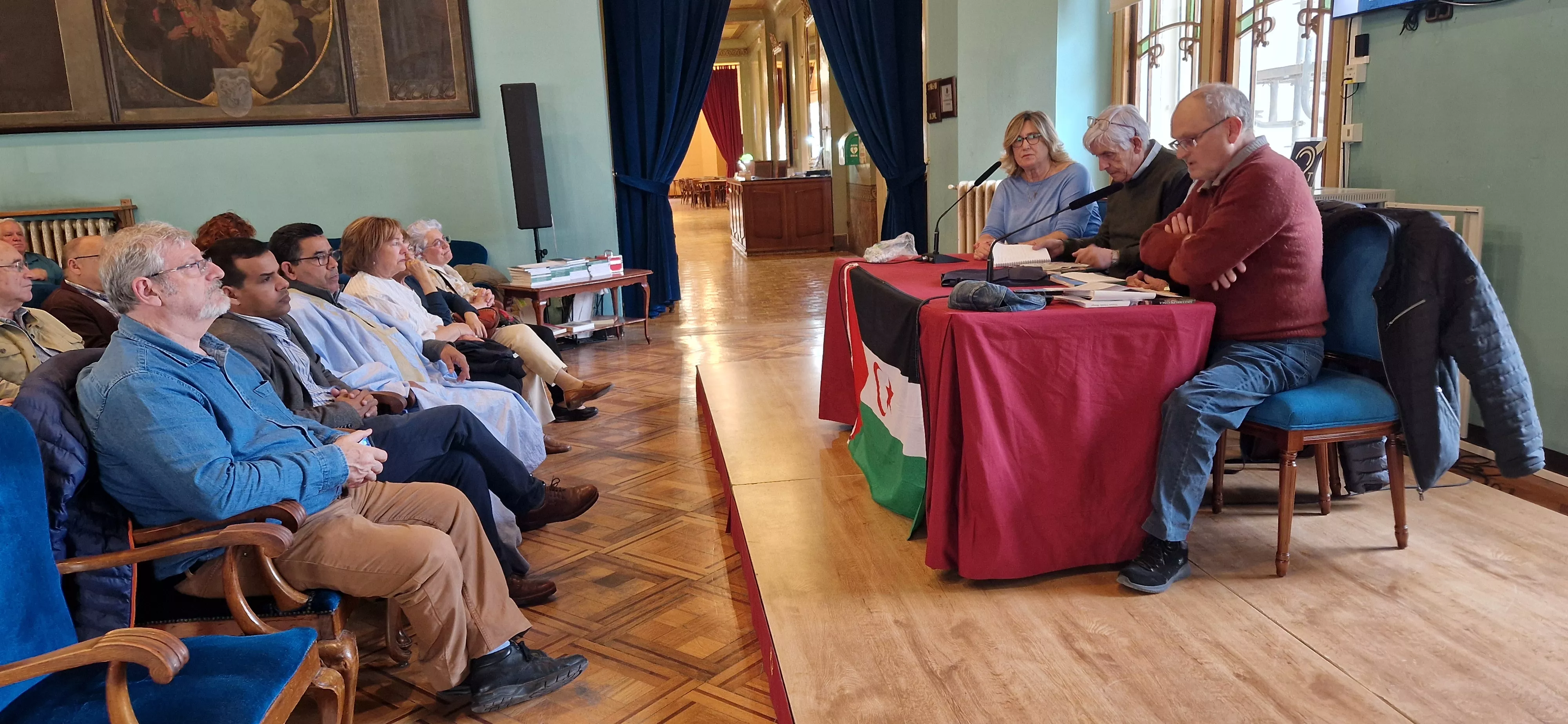 presentación del libro "Sobrevivir en el Sáhara Occidental" de Vicente Ubalde
