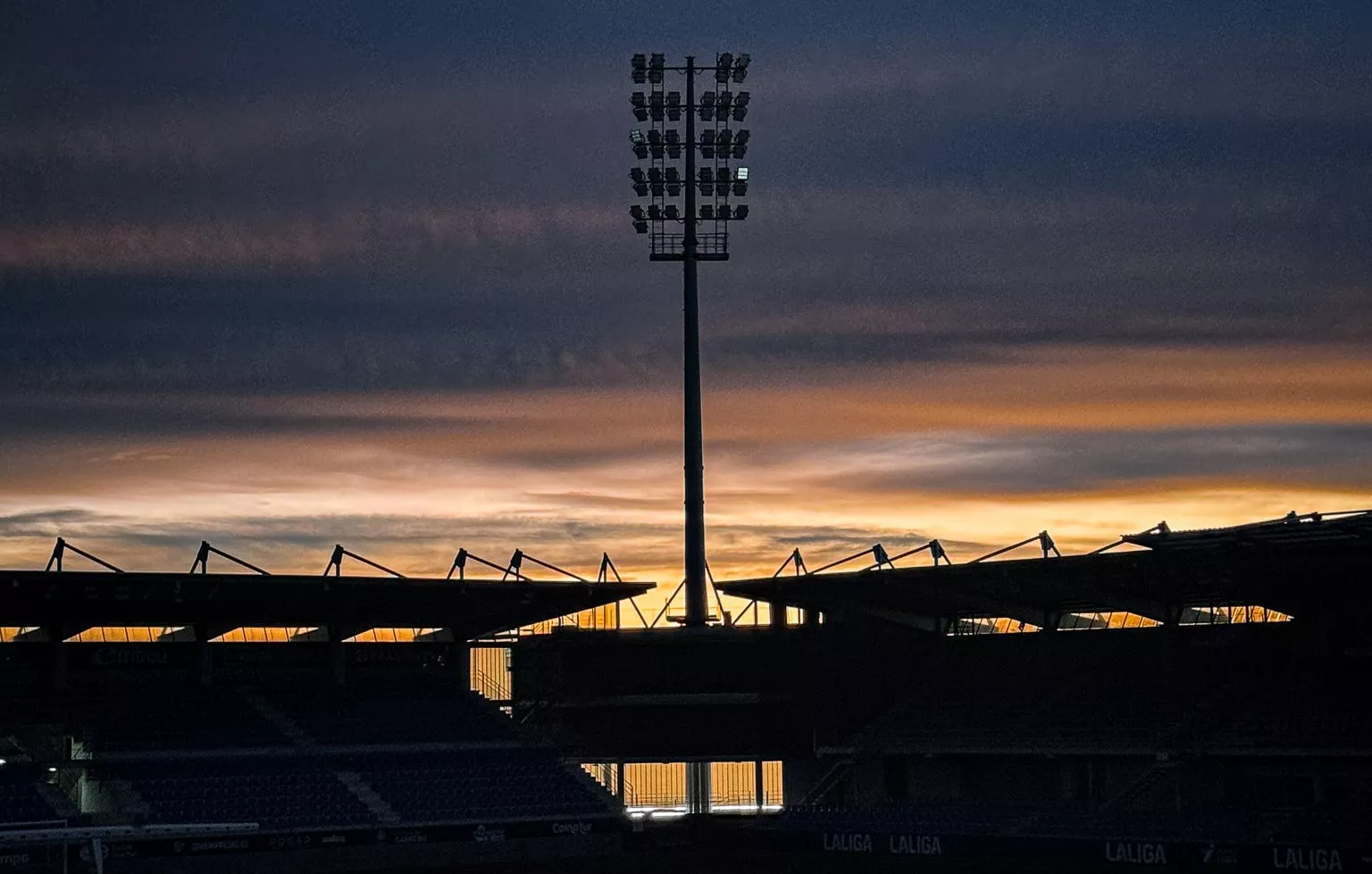 El Huesca apela a la fortaleza de El Alcoraz para seguir la estela del playoff