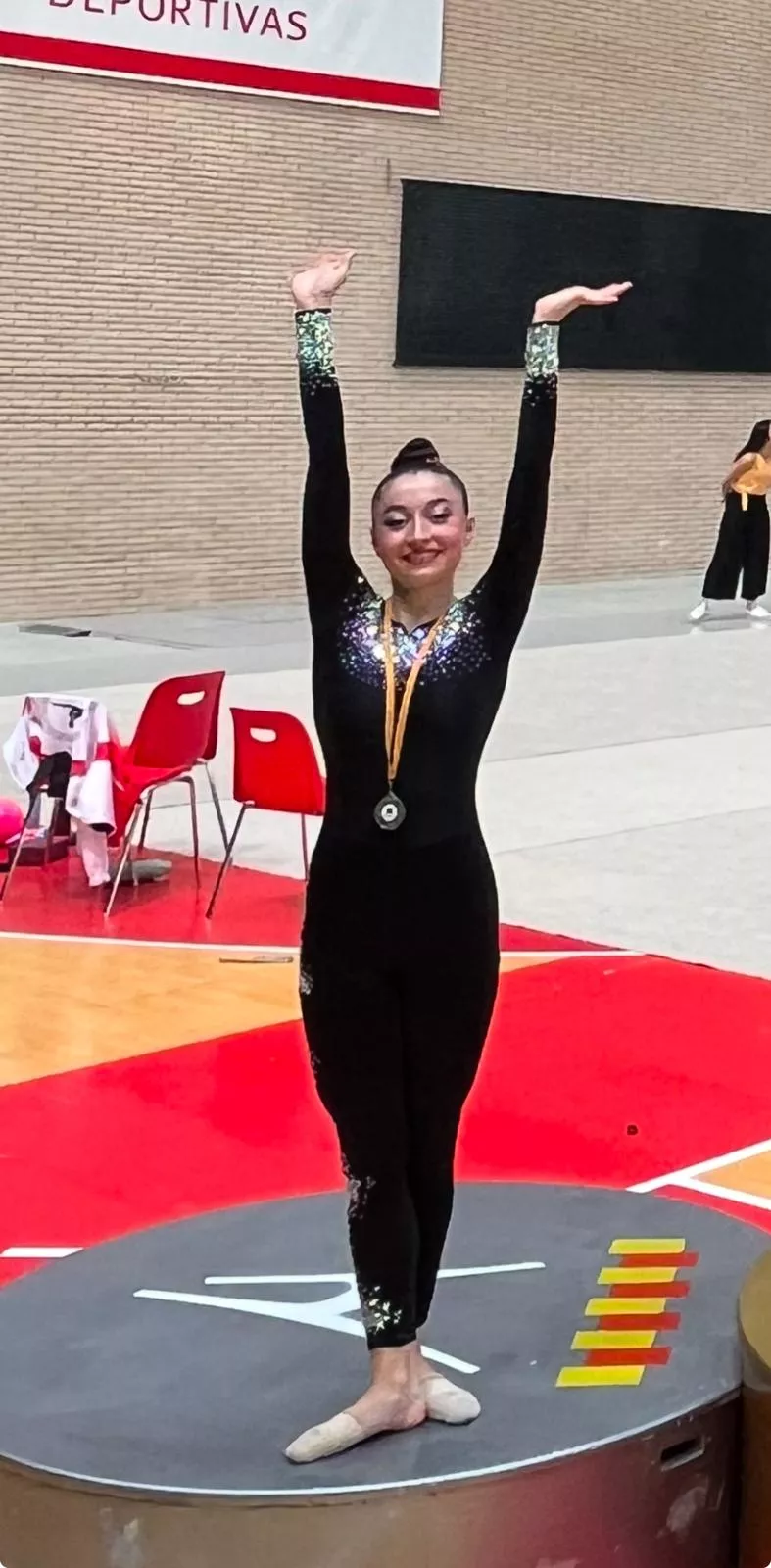 María Otin, senior absoluta. 2ª clasificada en cinta y pelota  en la 1ª fase del campeonato de Aragón equipos