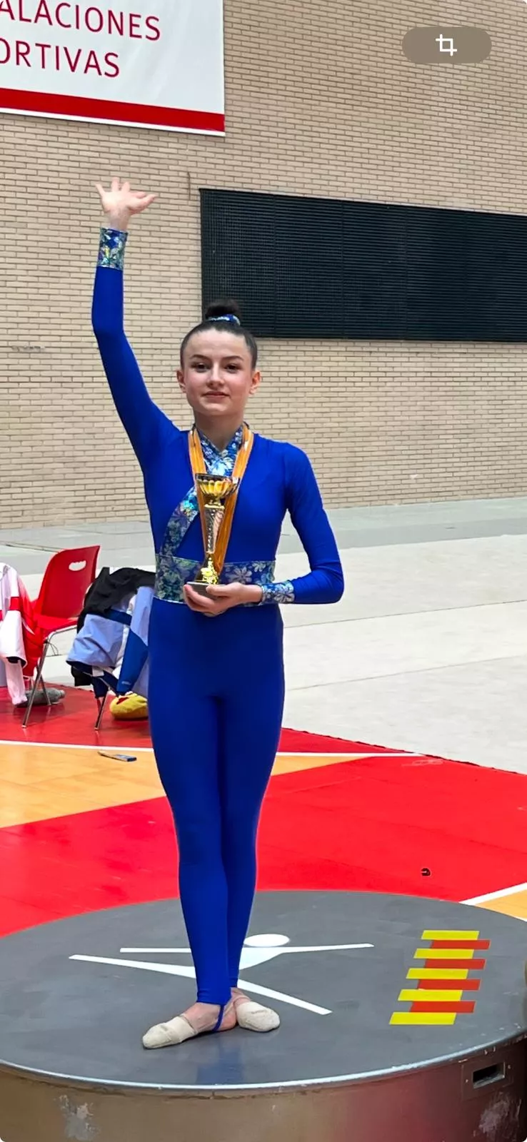 Marta Otin, Junior absoluta. 2ª clasificada en mazas, aro y pelota de la 1ª fase del campeonato de Aragón individual.