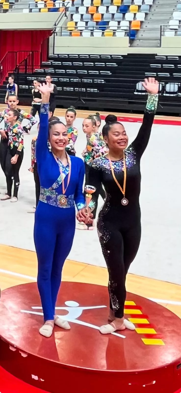Paula y Shannea terceras clasificadas en la general de equipos categoría Junior absoluto