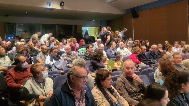 El público abarrotó el Centro Cultural de Ibercaja. Foto Myriam Martínez