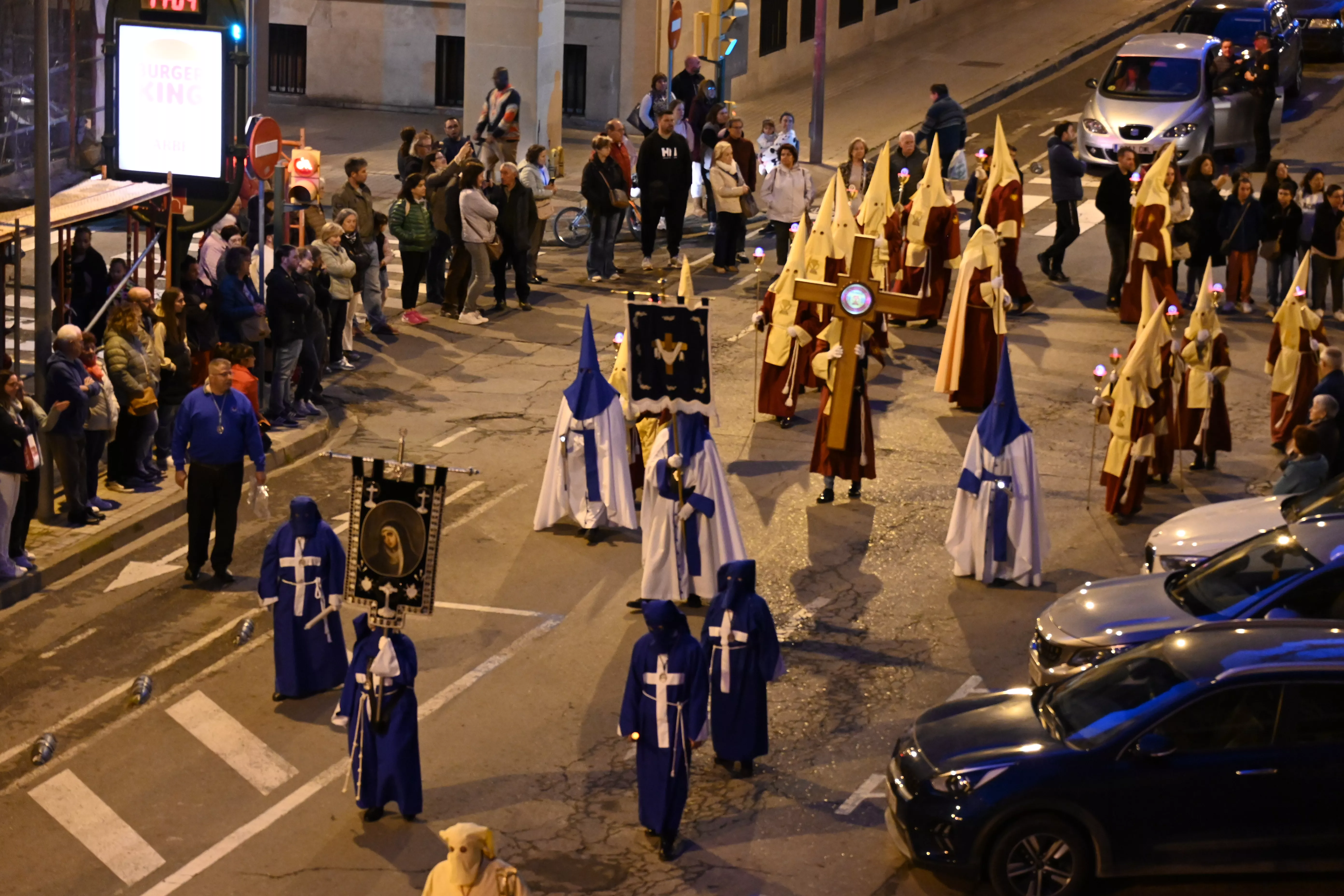 Procesión del Santo Cáliz con el Cenáculo
