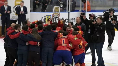 La celebración del oro y del ascenso. Foto RFEDH La celebración del oro y del ascenso. Foto RFEDH