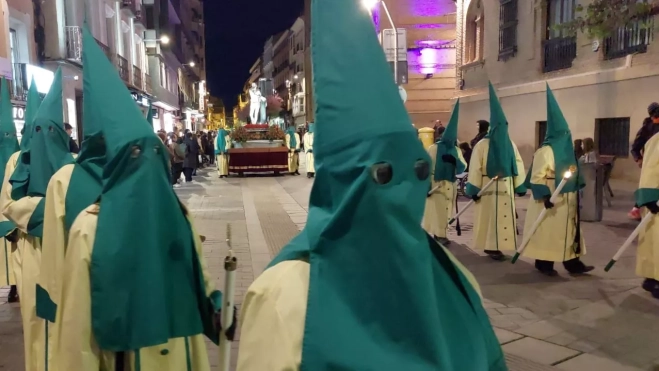 Paso por el Coso Alto de la Procesión del Santo Cáliz Paso por el Coso Alto de la Procesión del Santo Cáliz