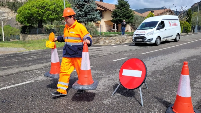 Reapertura de la A-139 tras el desprendimiento.