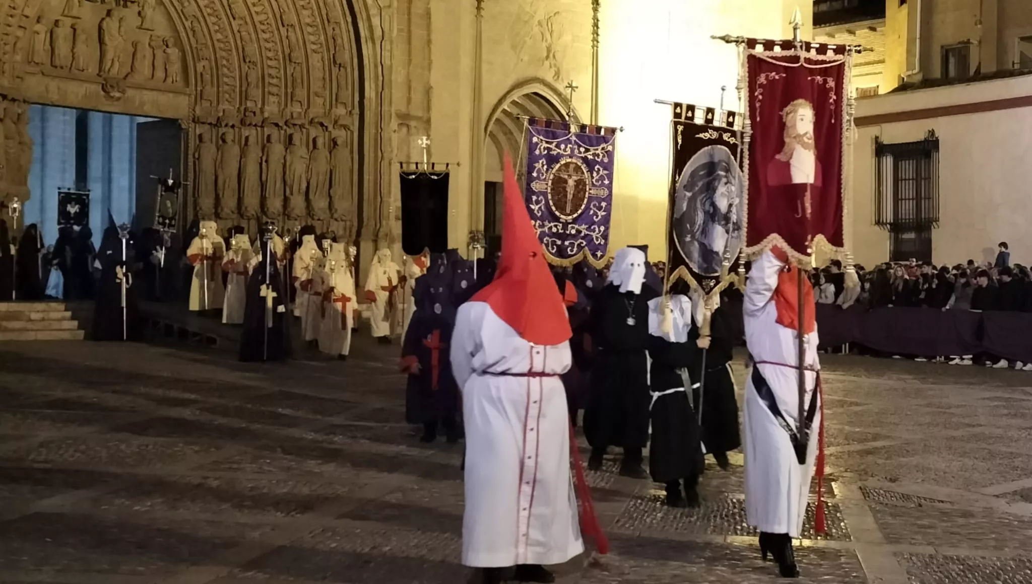 Procesión de la Real Cofradía de Jesús Nazareno de Huesca. Foto María José Sampietro