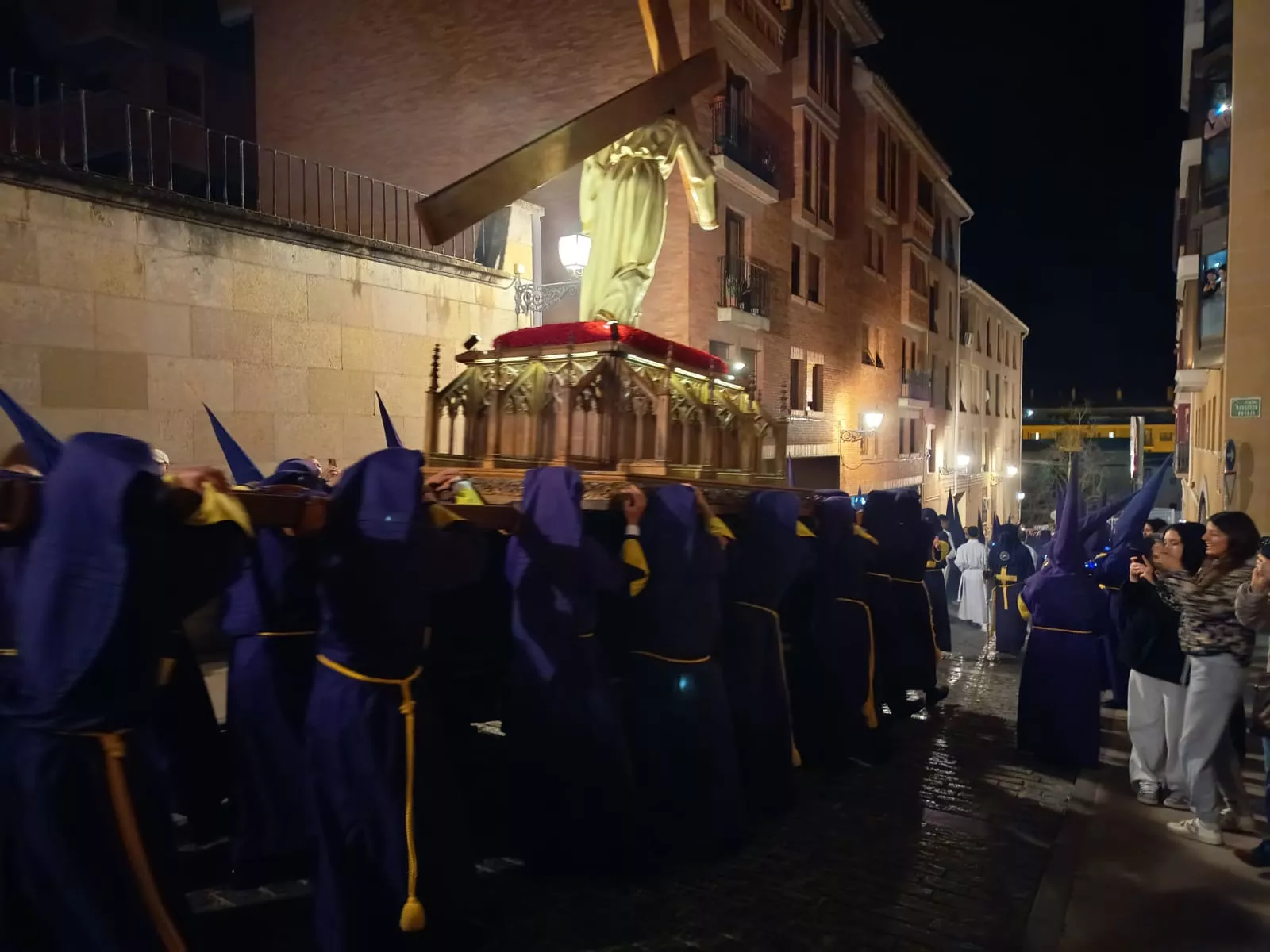  Procesión de la Real Cofradía de Jesús Nazareno de Huesca. Foto María José Sampietro