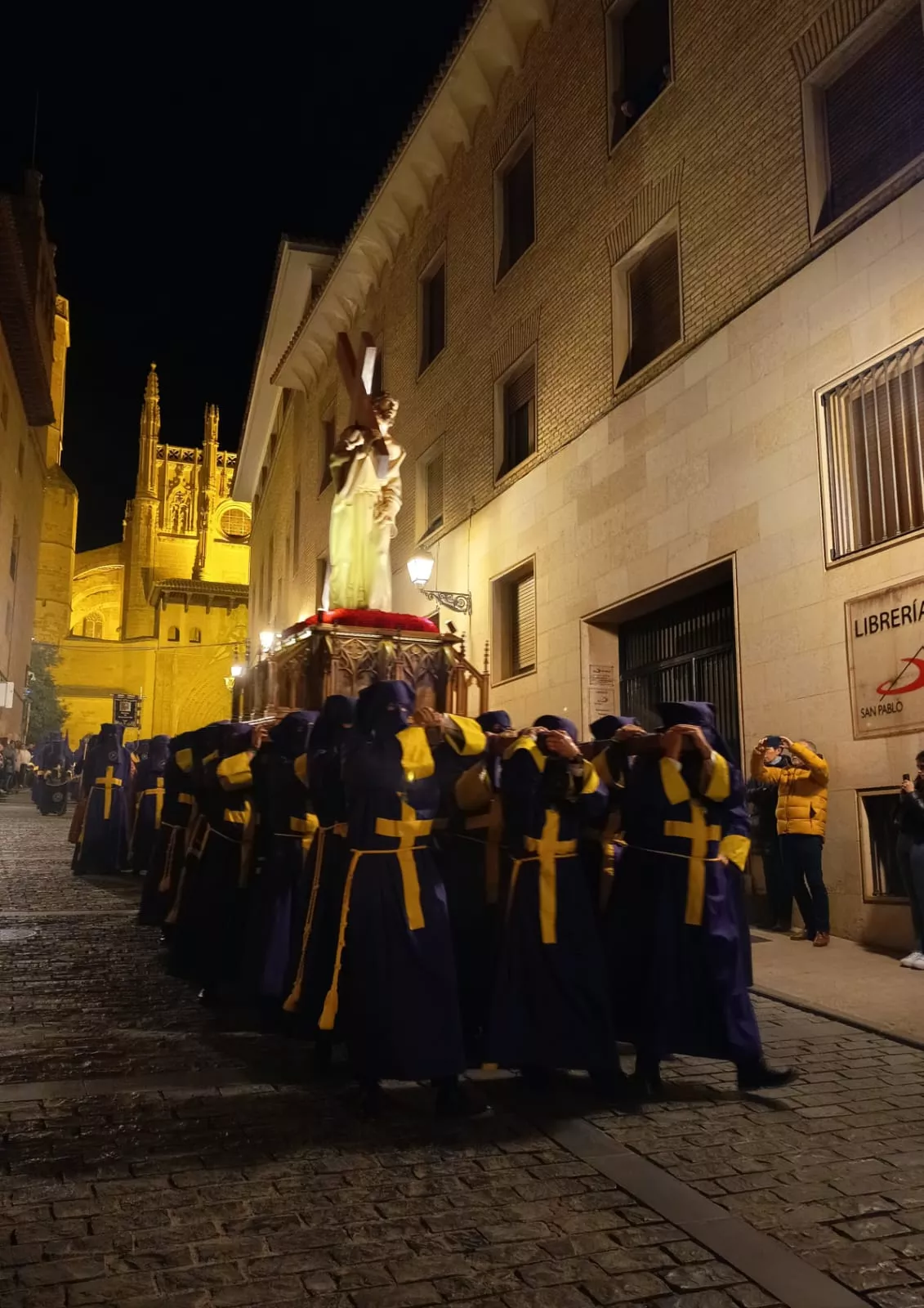  Procesión de la Real Cofradía de Jesús Nazareno de Huesca. Foto María José Sampietro
