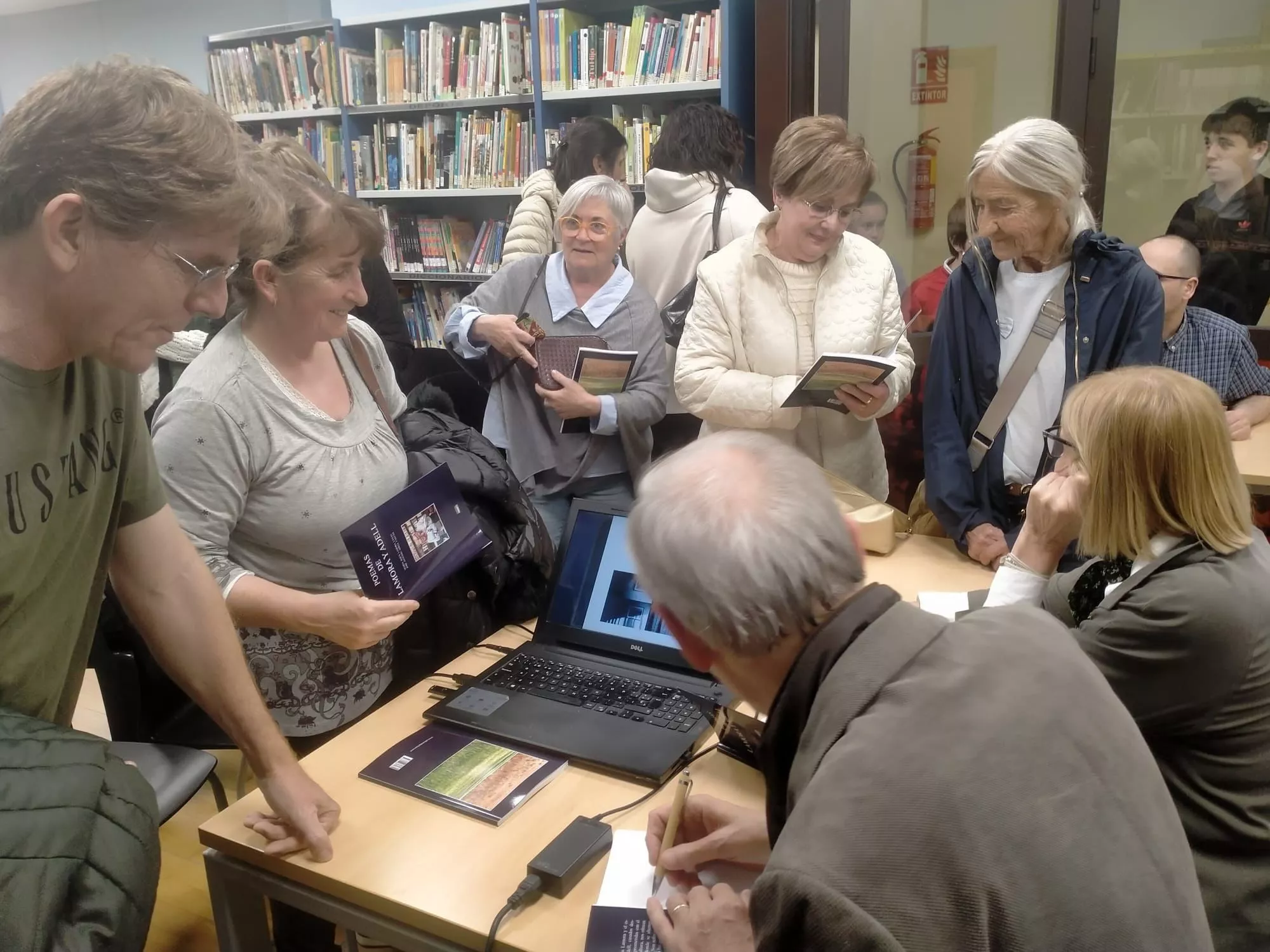 Presentación del libro "Poemas de Lamora y Adell".