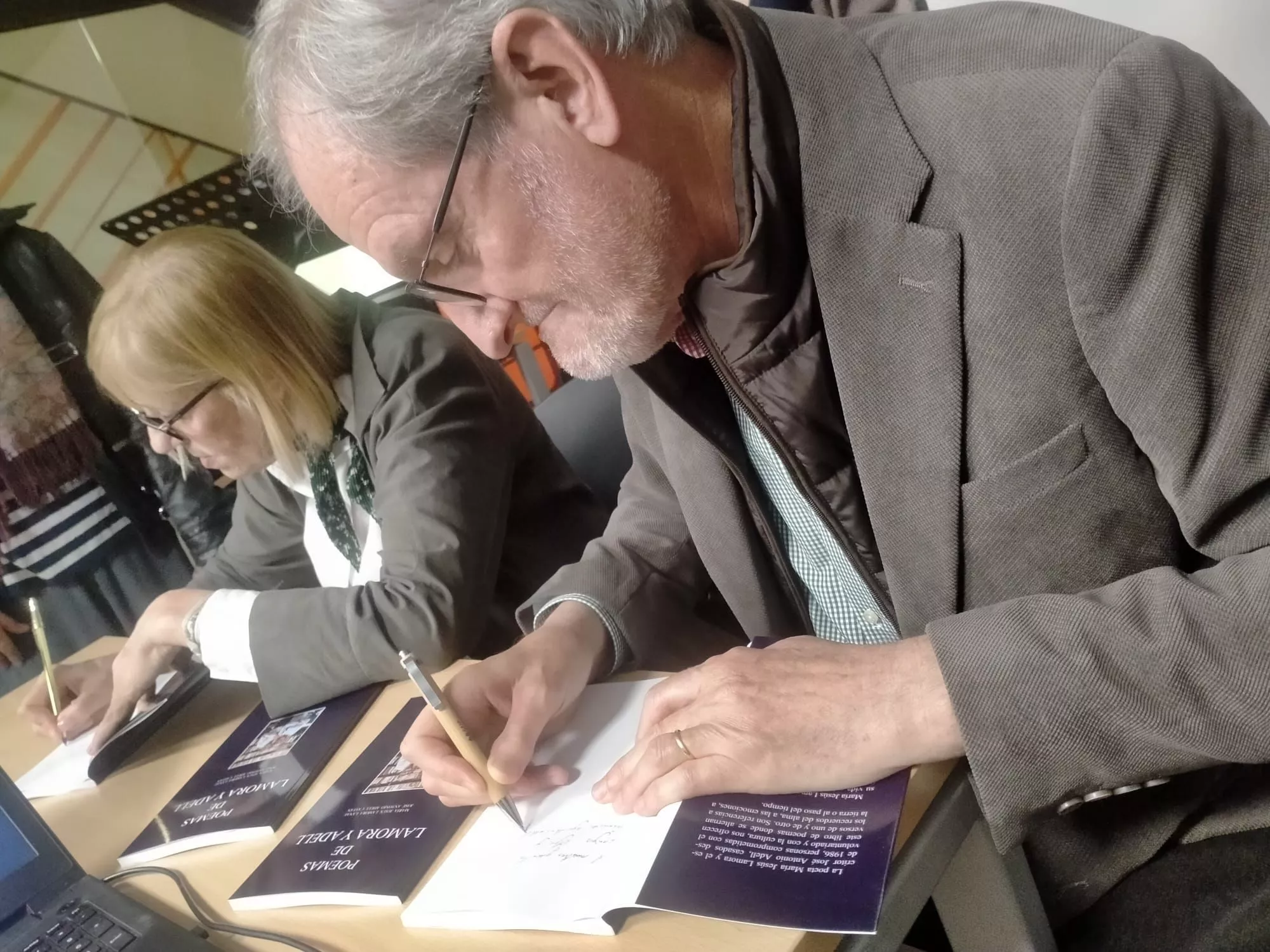 Presentación del libro "Poemas de Lamora y Adell".