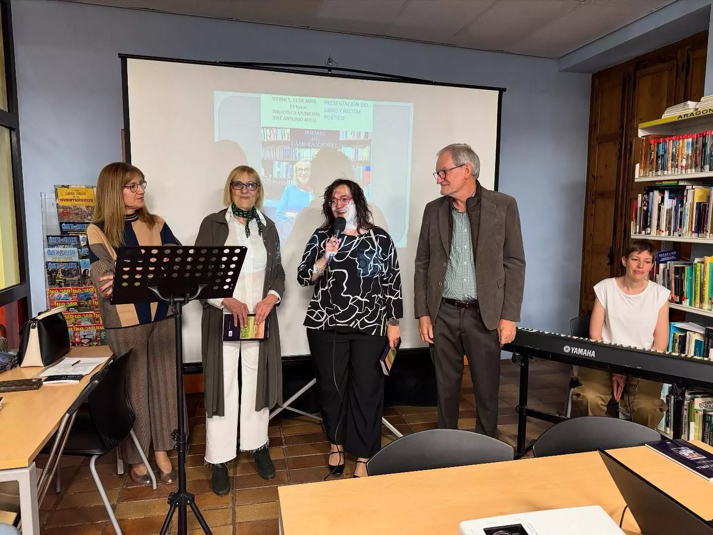 Presentación del libro "Poemas de Lamora y Adell".