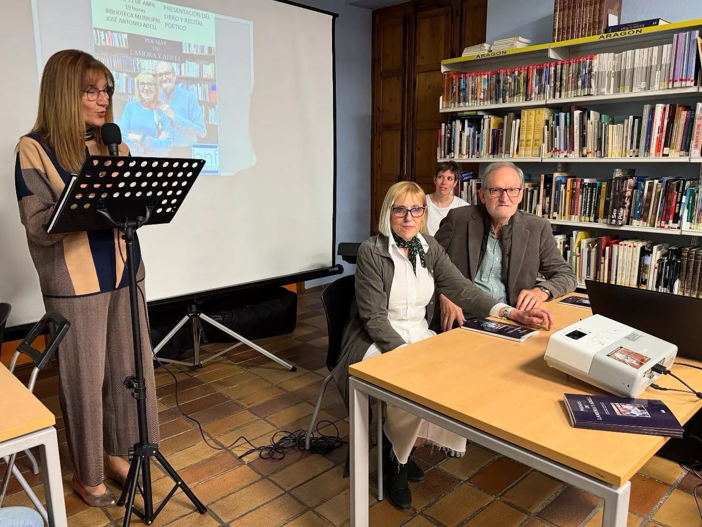 Presentación del libro "Poemas de Lamora y Adell".