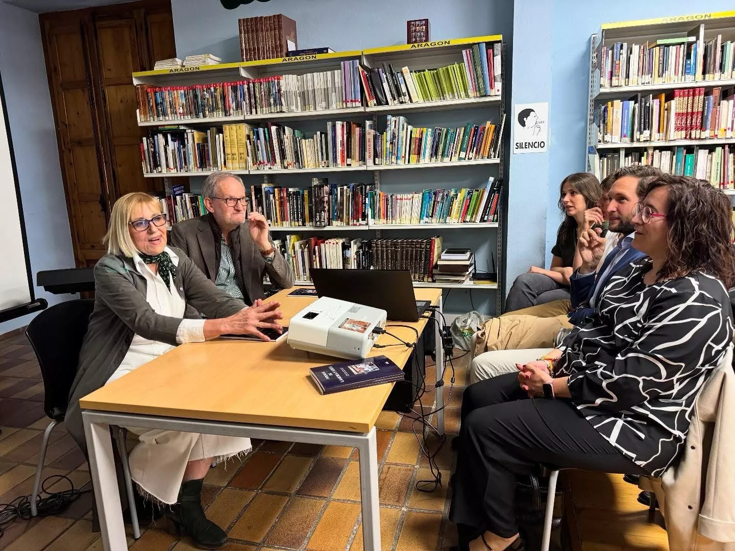 Presentación del libro "Poemas de Lamora y Adell".