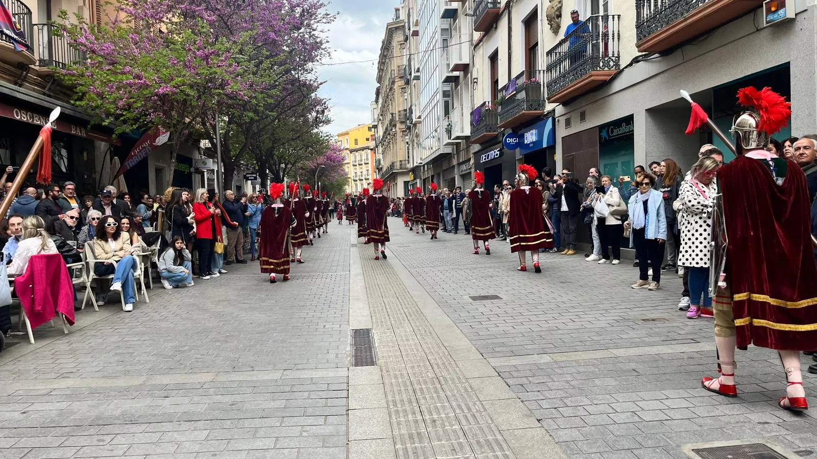 Desfile de Romanos camino de la Iglesia de Santo Domingo y San Martín. Foto Mercedes Manterola