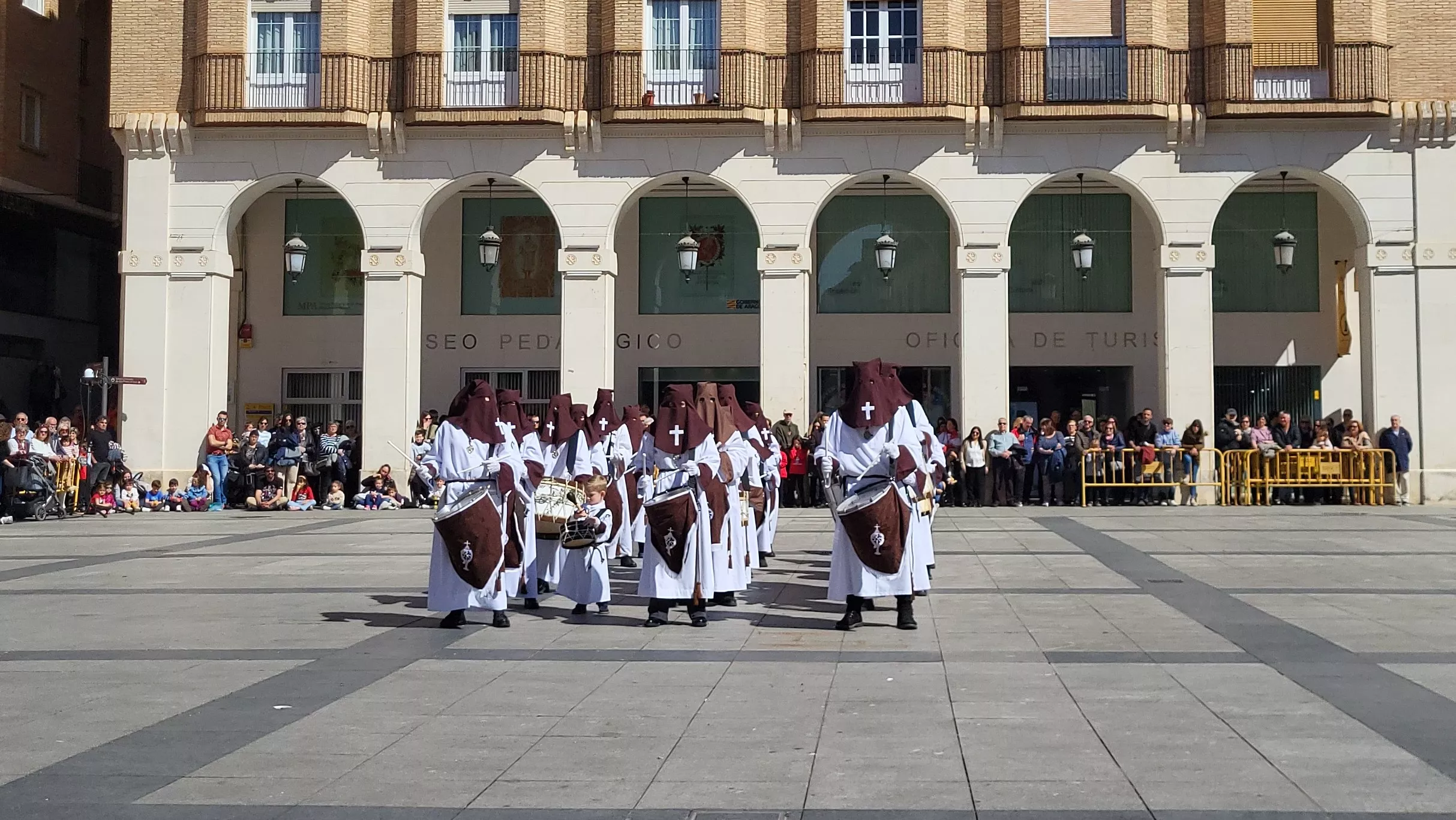Concentración de Bandas de Tambores y Cornetas. Foto Mercedes Manterola