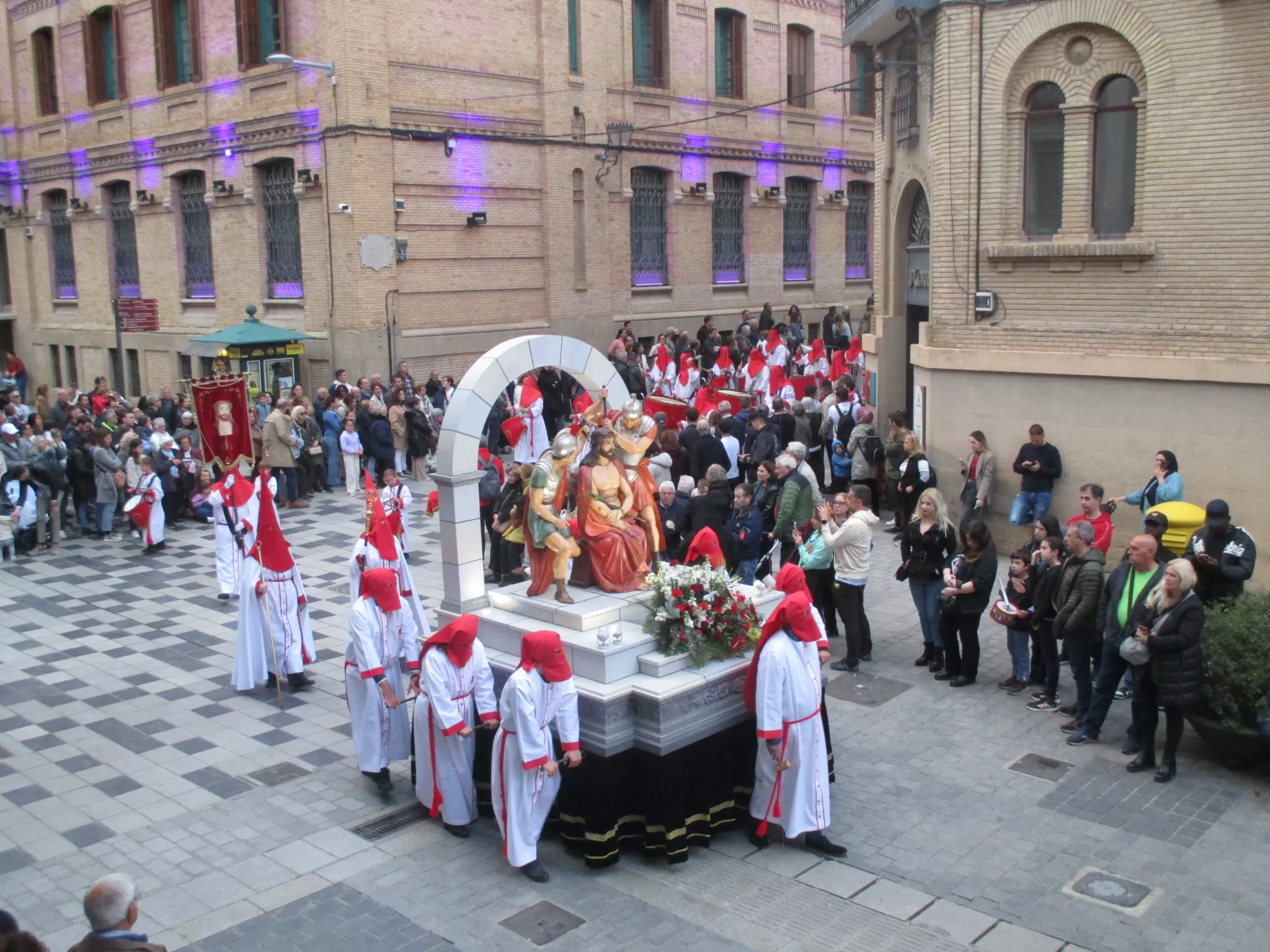 Procesión del Santo Entierro de Huesca. Foto María José Sampietro