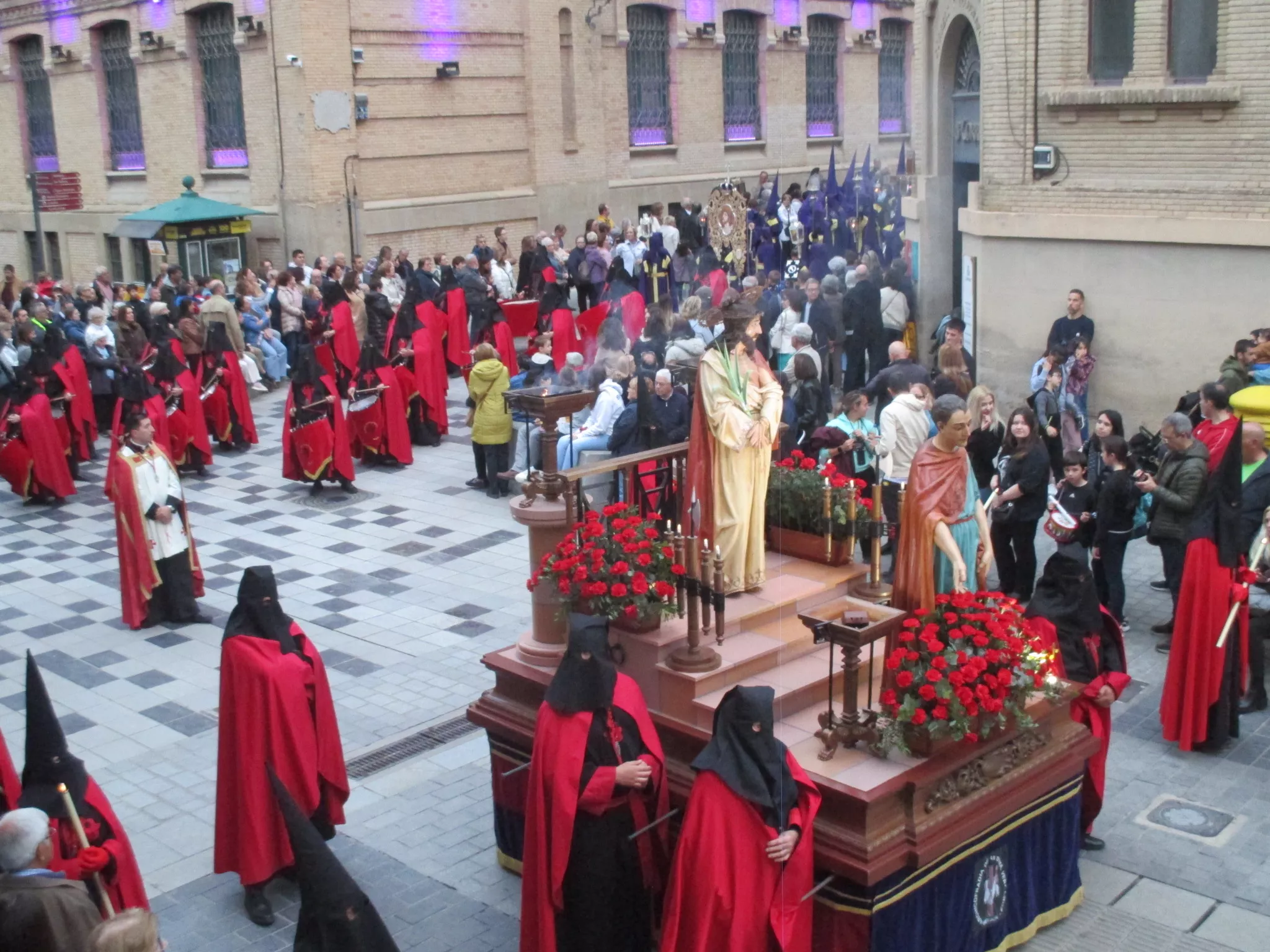 Procesión del Santo Entierro de Huesca. Foto María José Sampietro