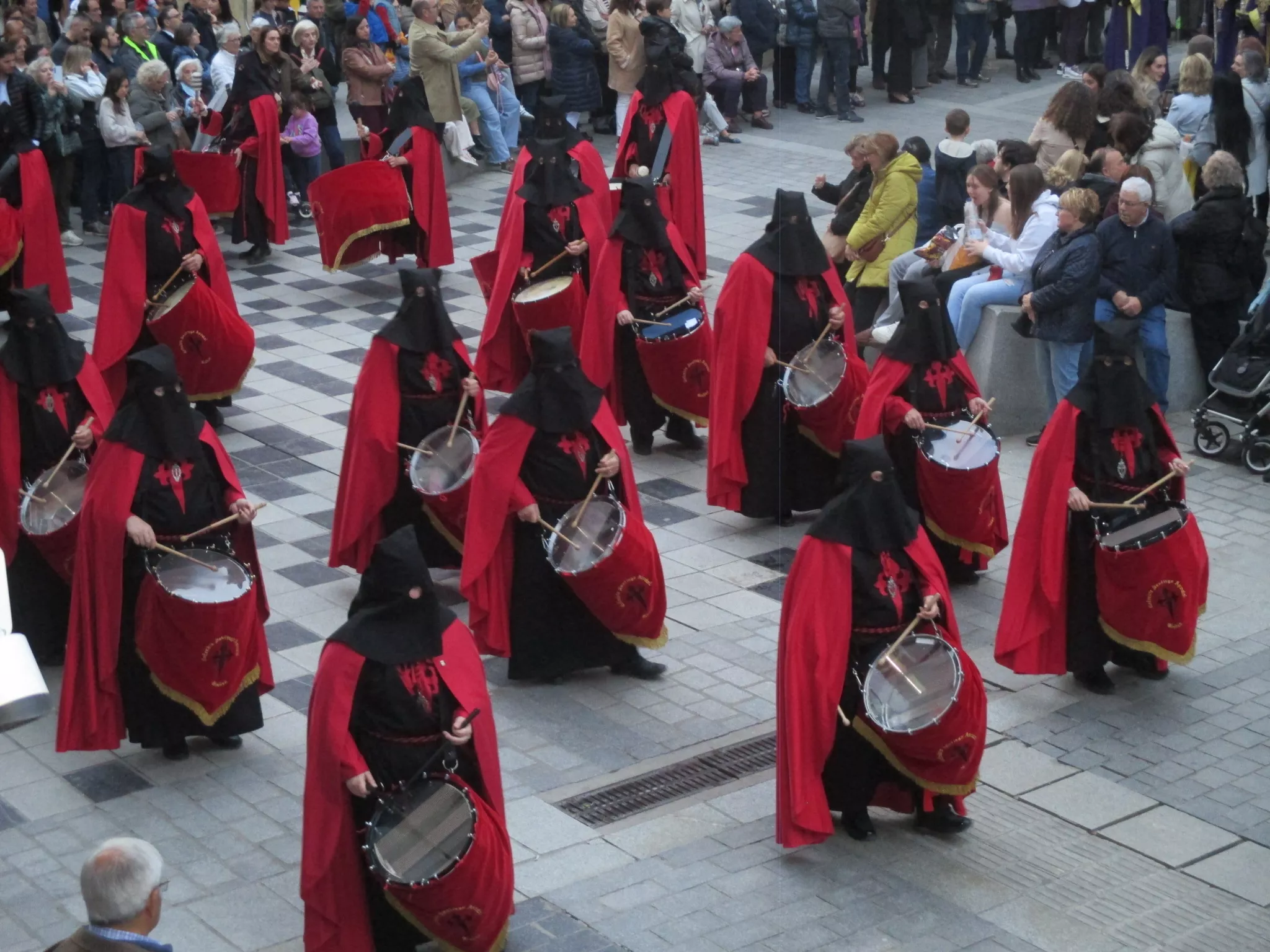 Procesión del Santo Entierro de Huesca. Foto María José Sampietro