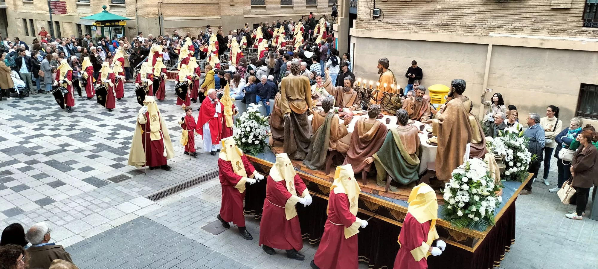 Procesión del Santo Entierro de Huesca. Foto María José Sampietro