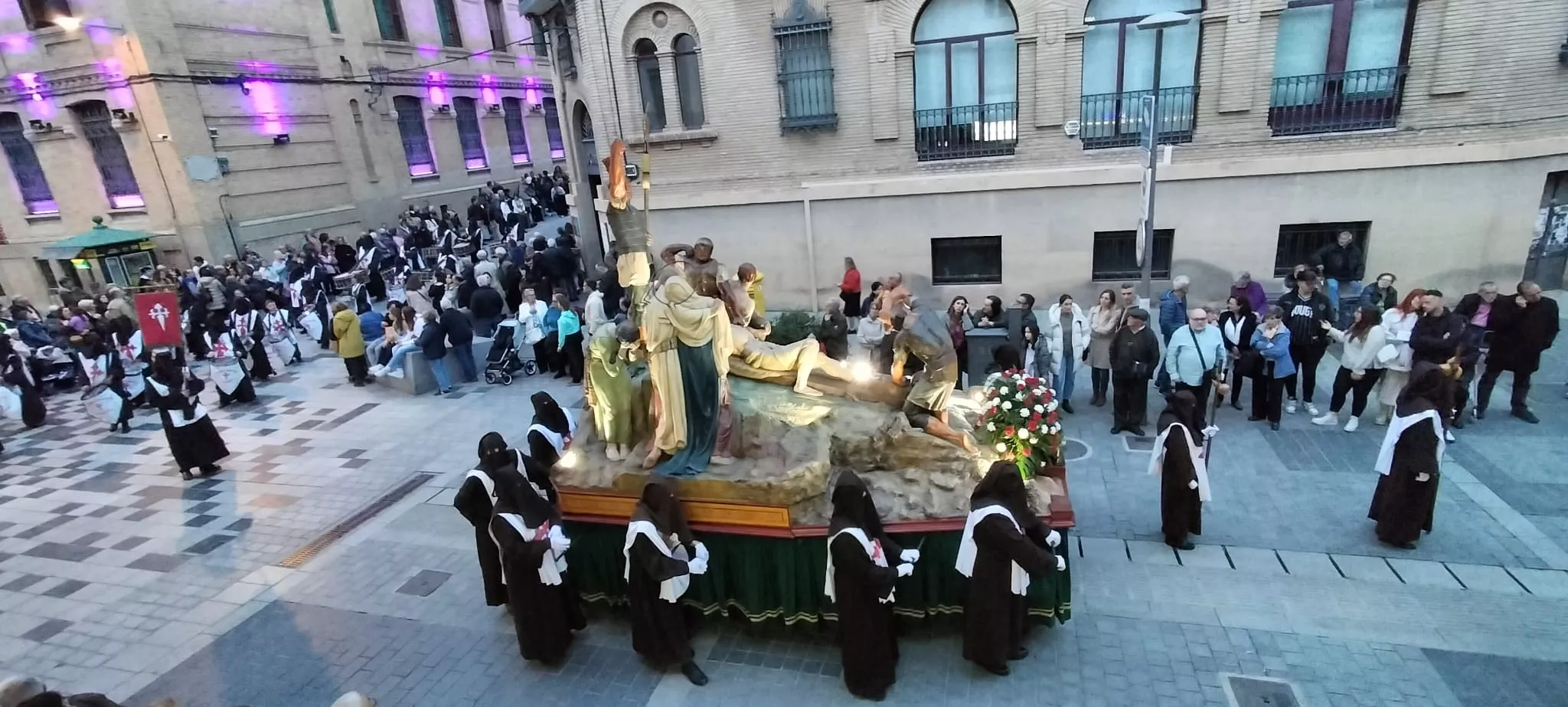 Procesión del Santo Entierro de Huesca. Foto María José Sampietro