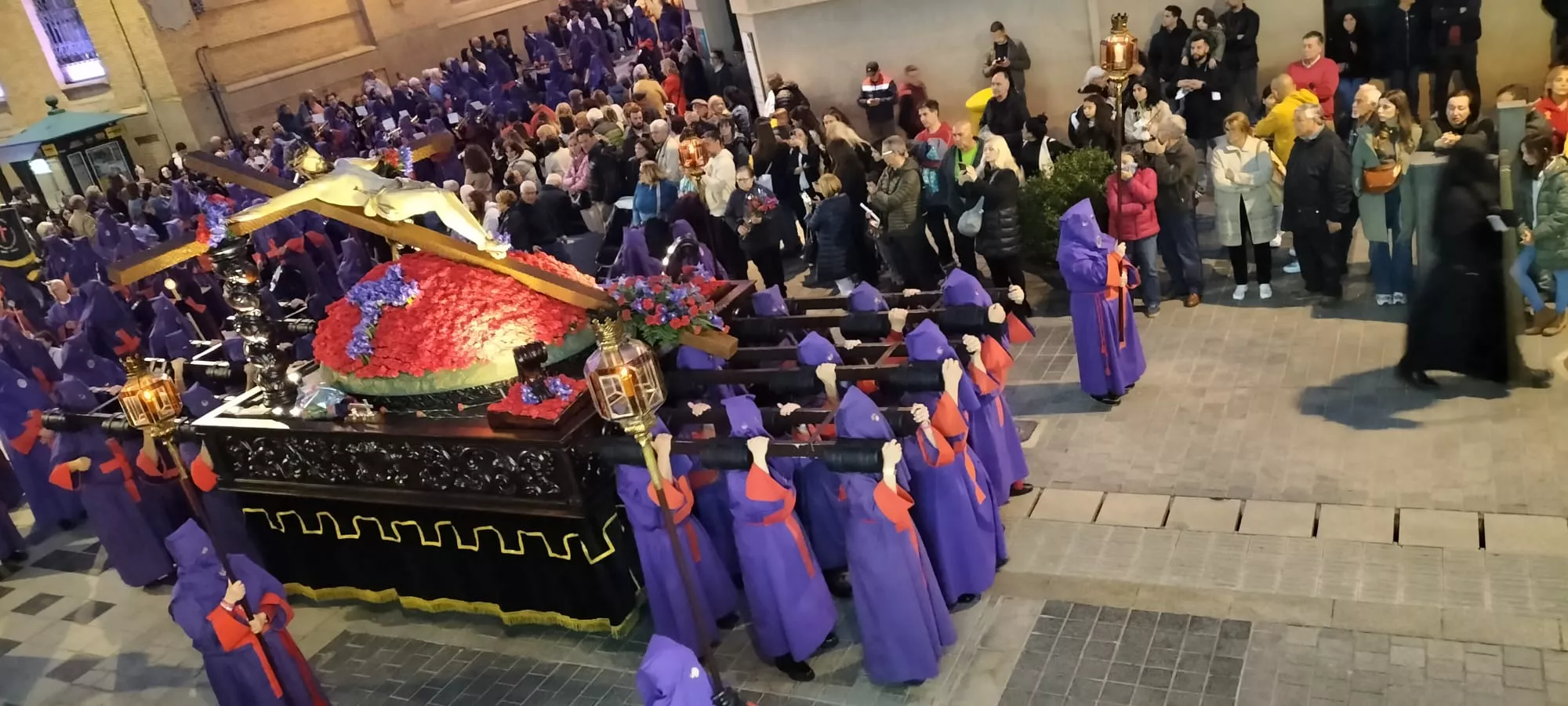Procesión del Santo Entierro de Huesca. Foto María José Sampietro