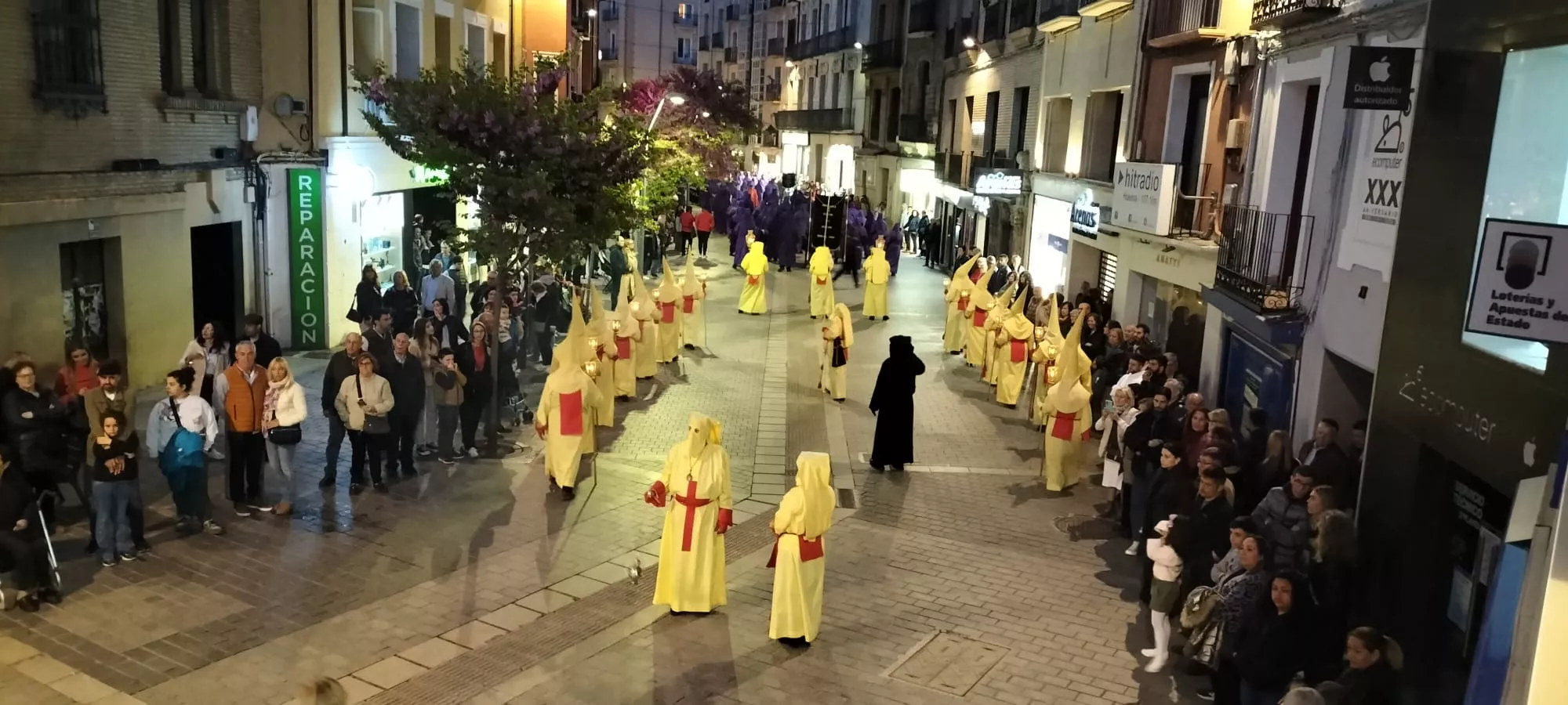 Procesión del Santo Entierro de Huesca. Foto María José Sampietro