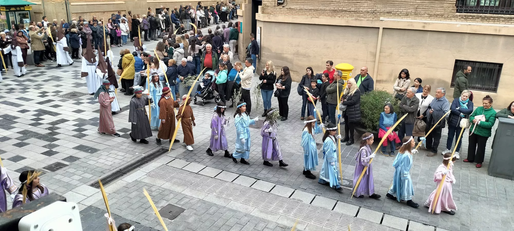 Procesión del Santo Entierro de Huesca. Foto María José Sampietro