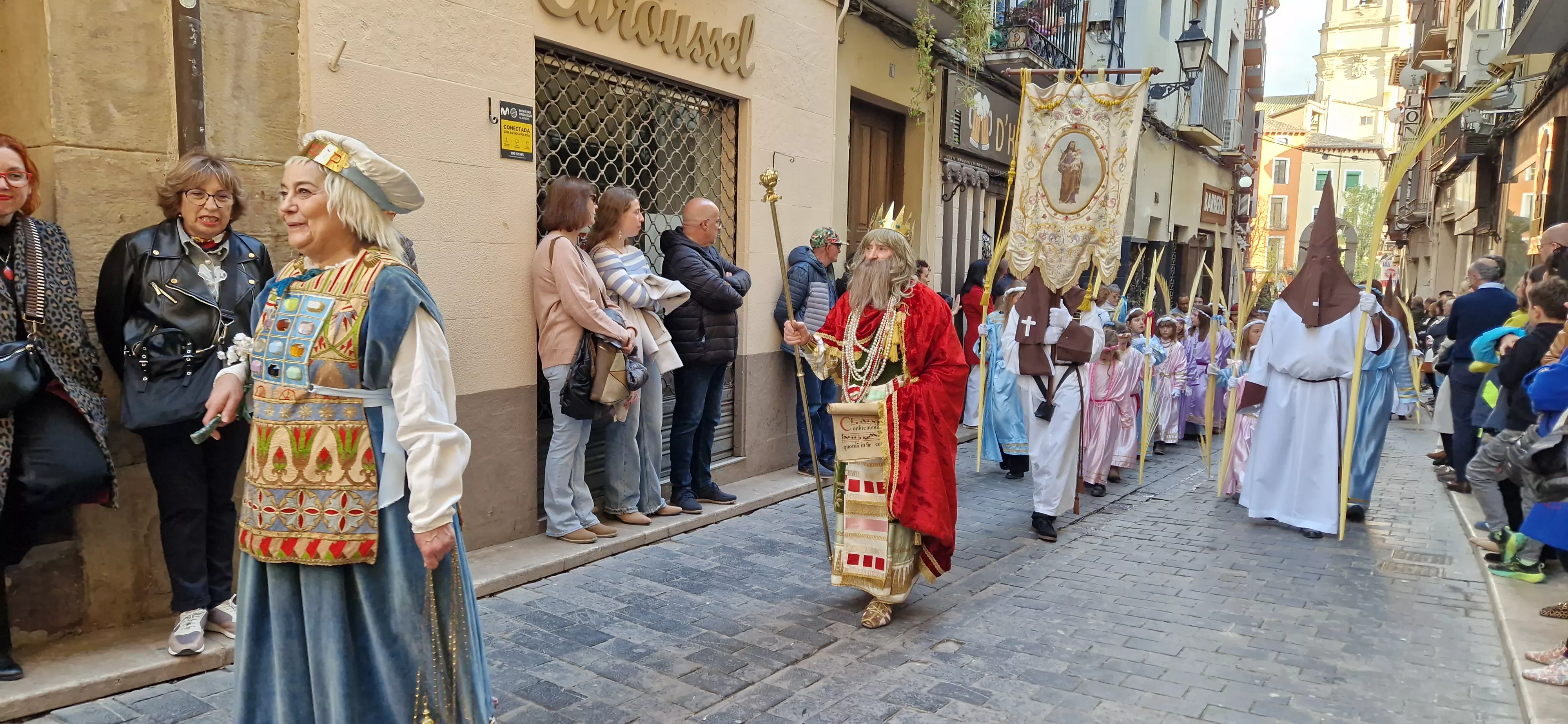 Procesión del Santo Entierro de Huesca. Foto Myriam Martínez 