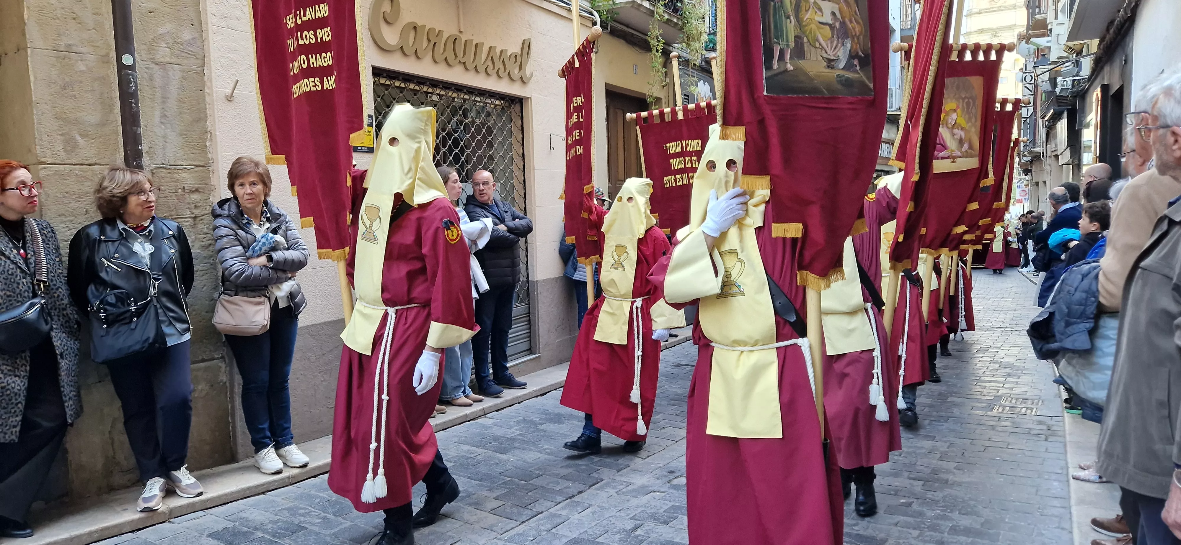 Procesión del Santo Entierro de Huesca. Foto Myriam Martínez 