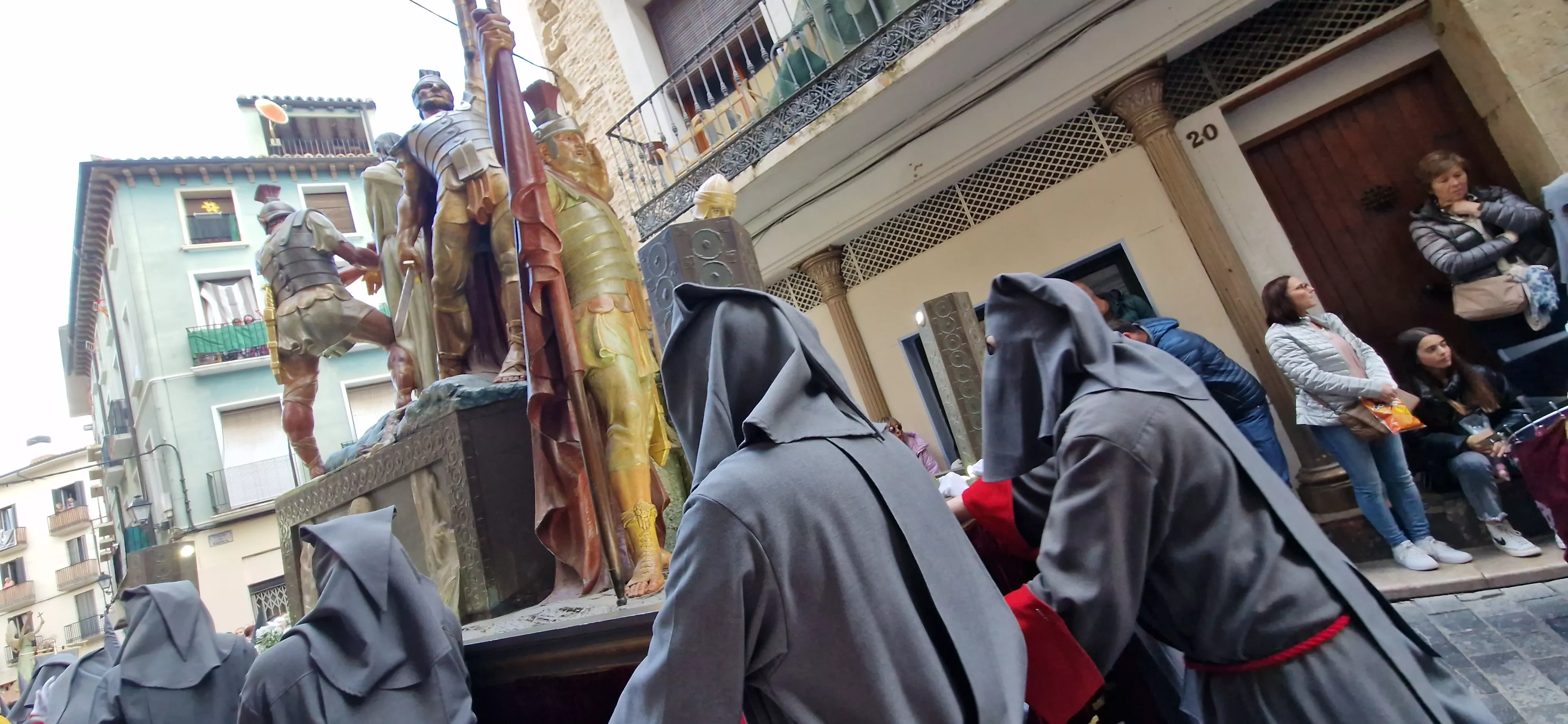 Procesión del Santo Entierro de Huesca. Foto Myriam Martínez 