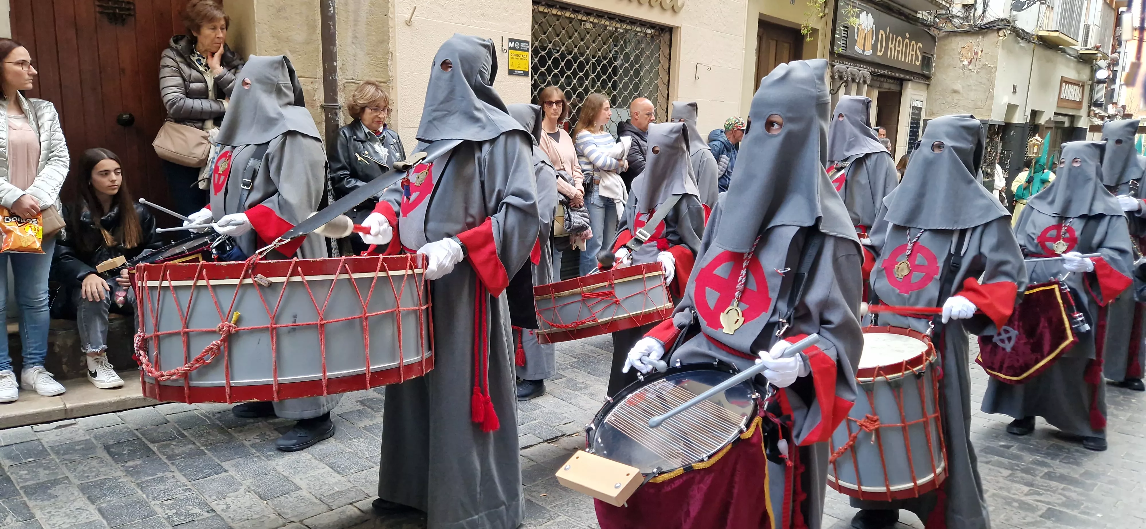 Procesión del Santo Entierro de Huesca. Foto Myriam Martínez 