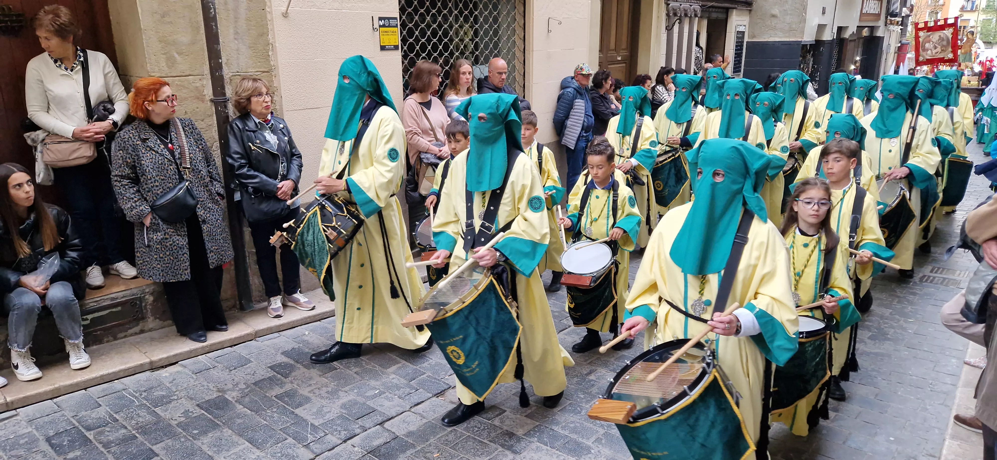 Procesión del Santo Entierro de Huesca. Foto Myriam Martínez 