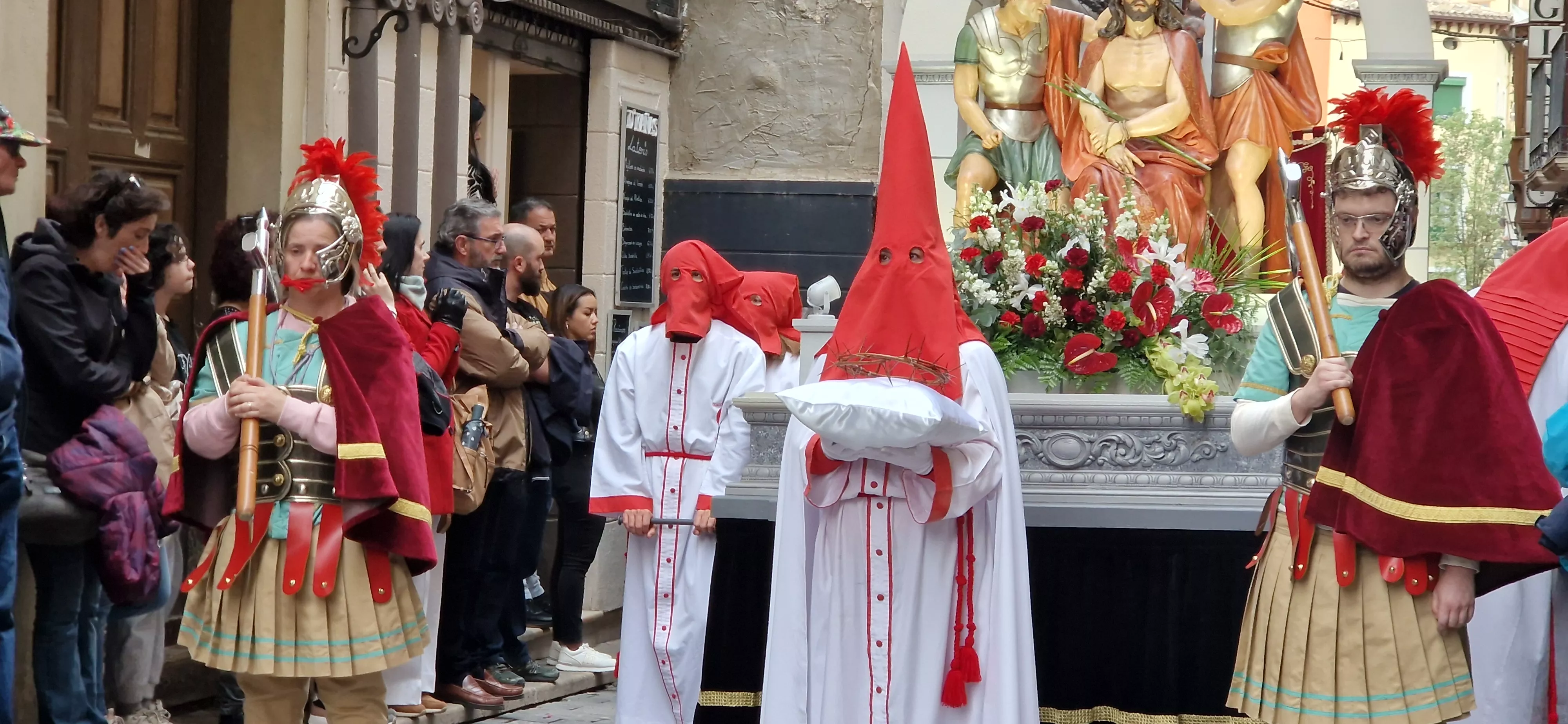 Procesión del Santo Entierro de Huesca. Foto Myriam Martínez 
