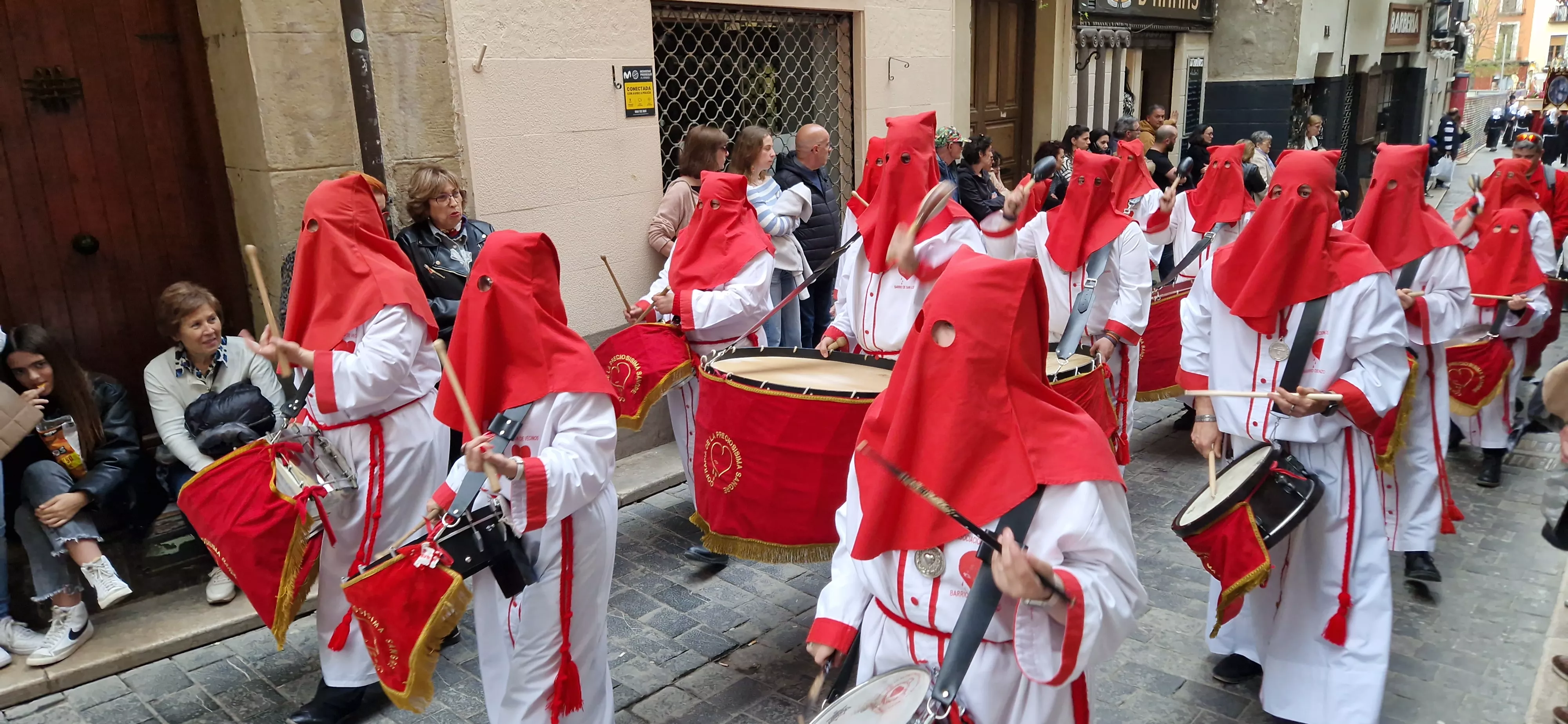 Procesión del Santo Entierro de Huesca. Foto Myriam Martínez 
