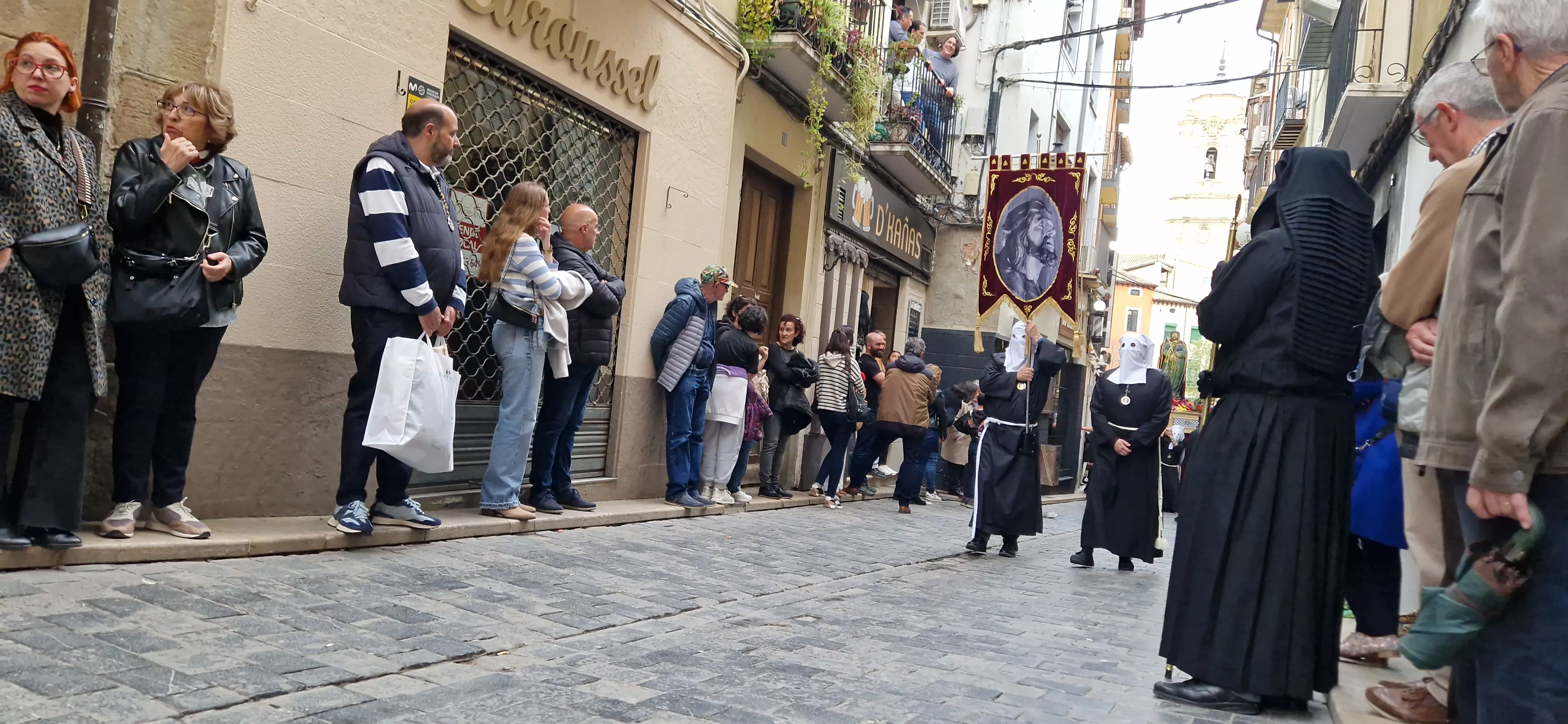 Procesión del Santo Entierro de Huesca. Foto Myriam Martínez 