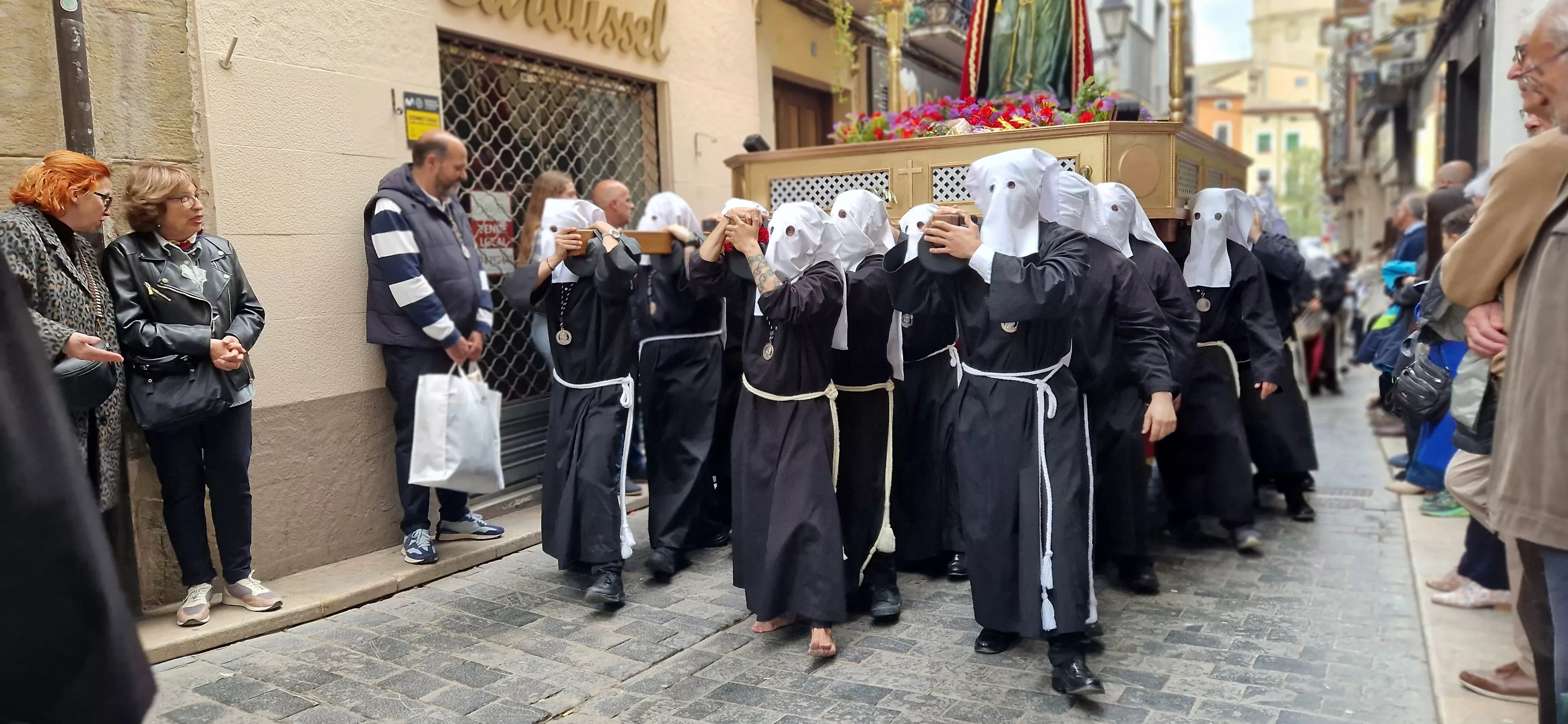 Procesión del Santo Entierro de Huesca. Foto Myriam Martínez 