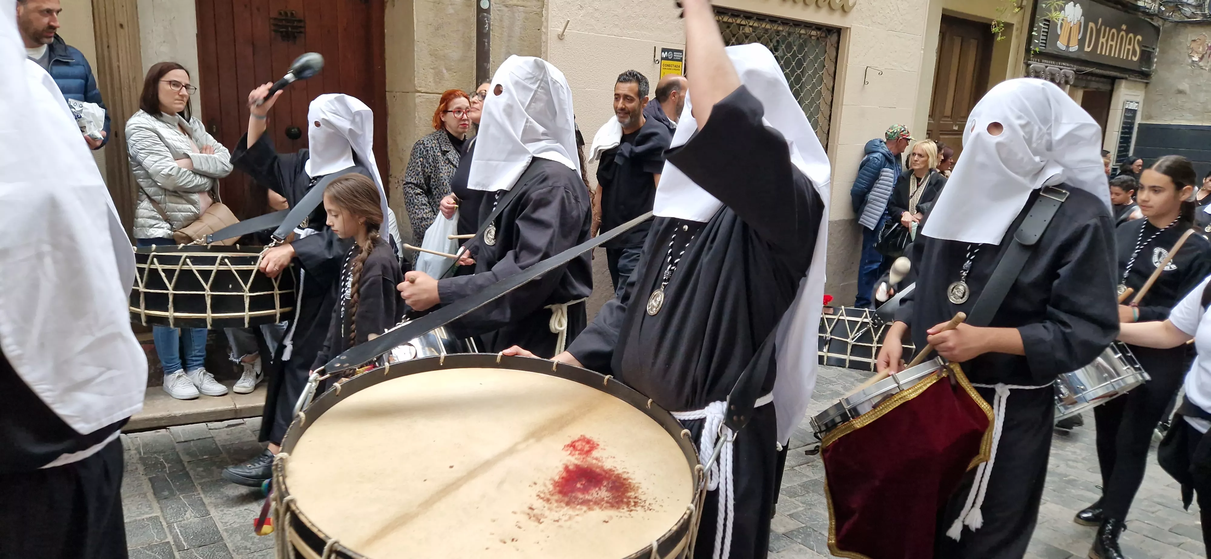 Procesión del Santo Entierro de Huesca. Foto Myriam Martínez 