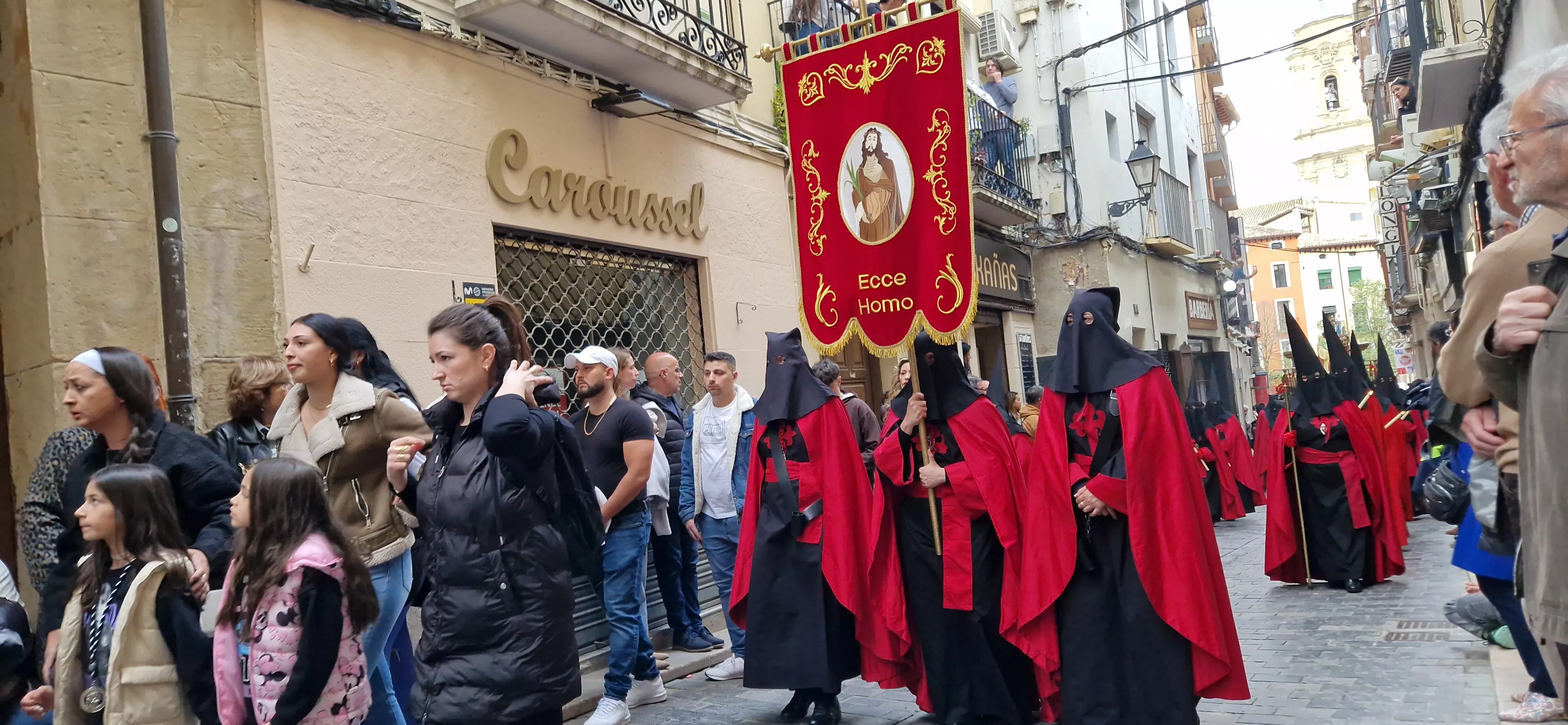 Procesión del Santo Entierro de Huesca. Foto Myriam Martínez 