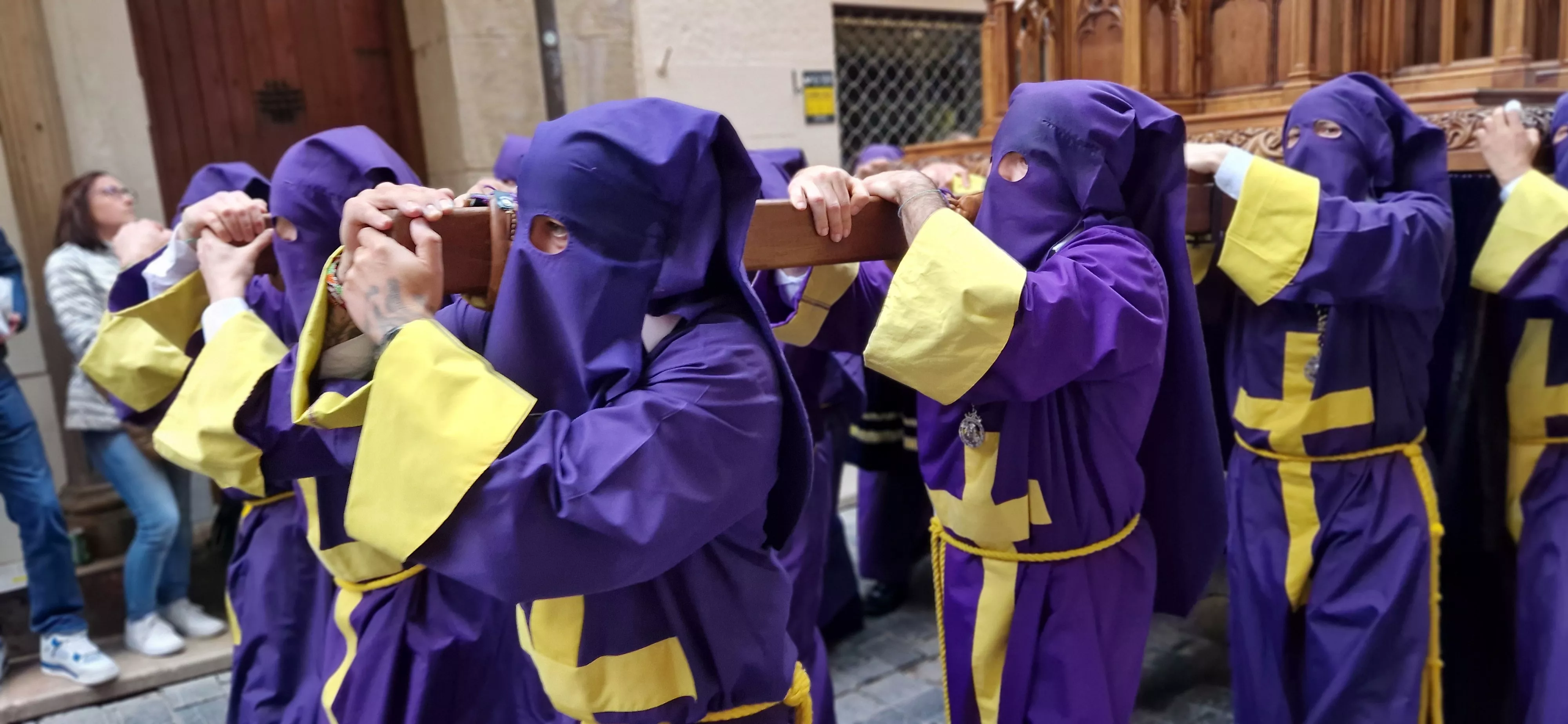 Procesión del Santo Entierro de Huesca. Foto Myriam Martínez 