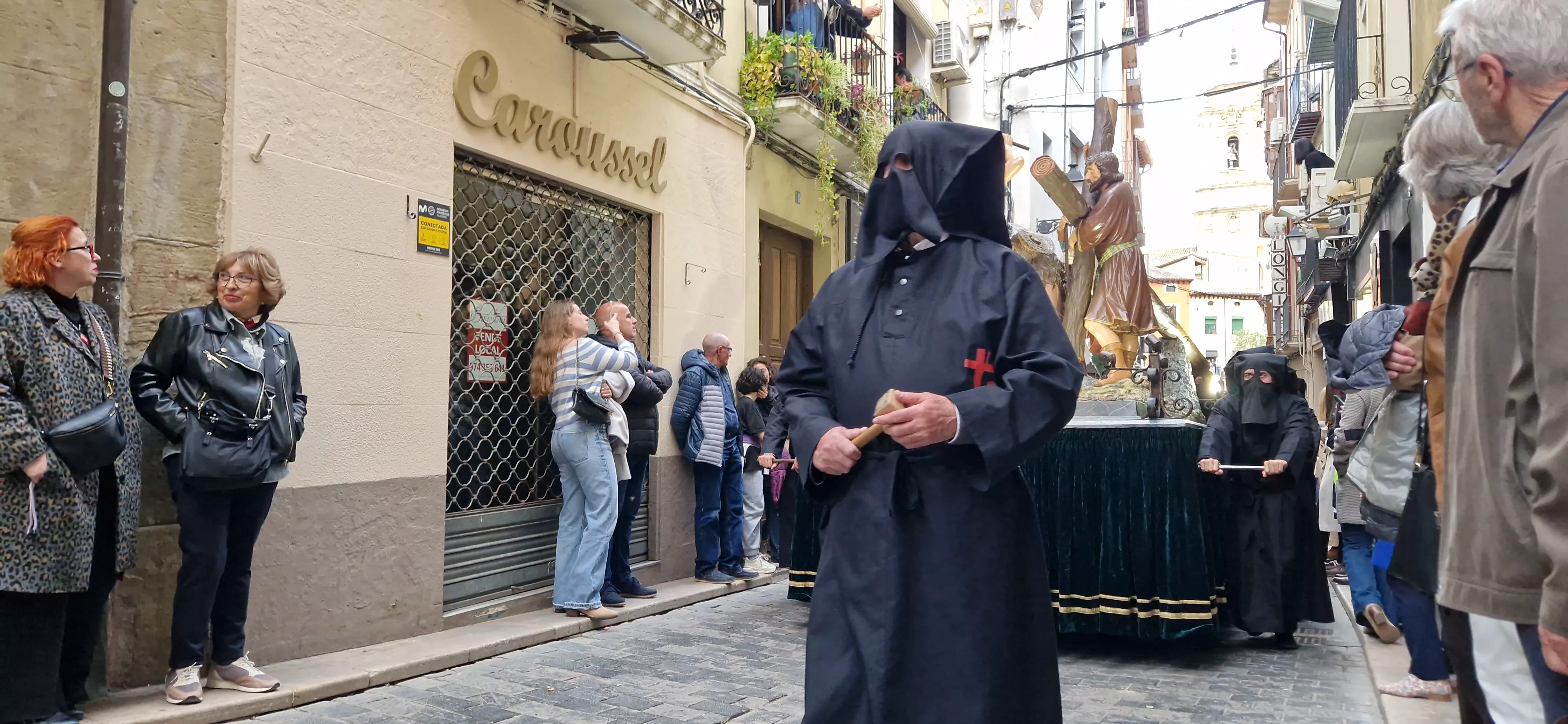 Procesión del Santo Entierro de Huesca. Foto Myriam Martínez