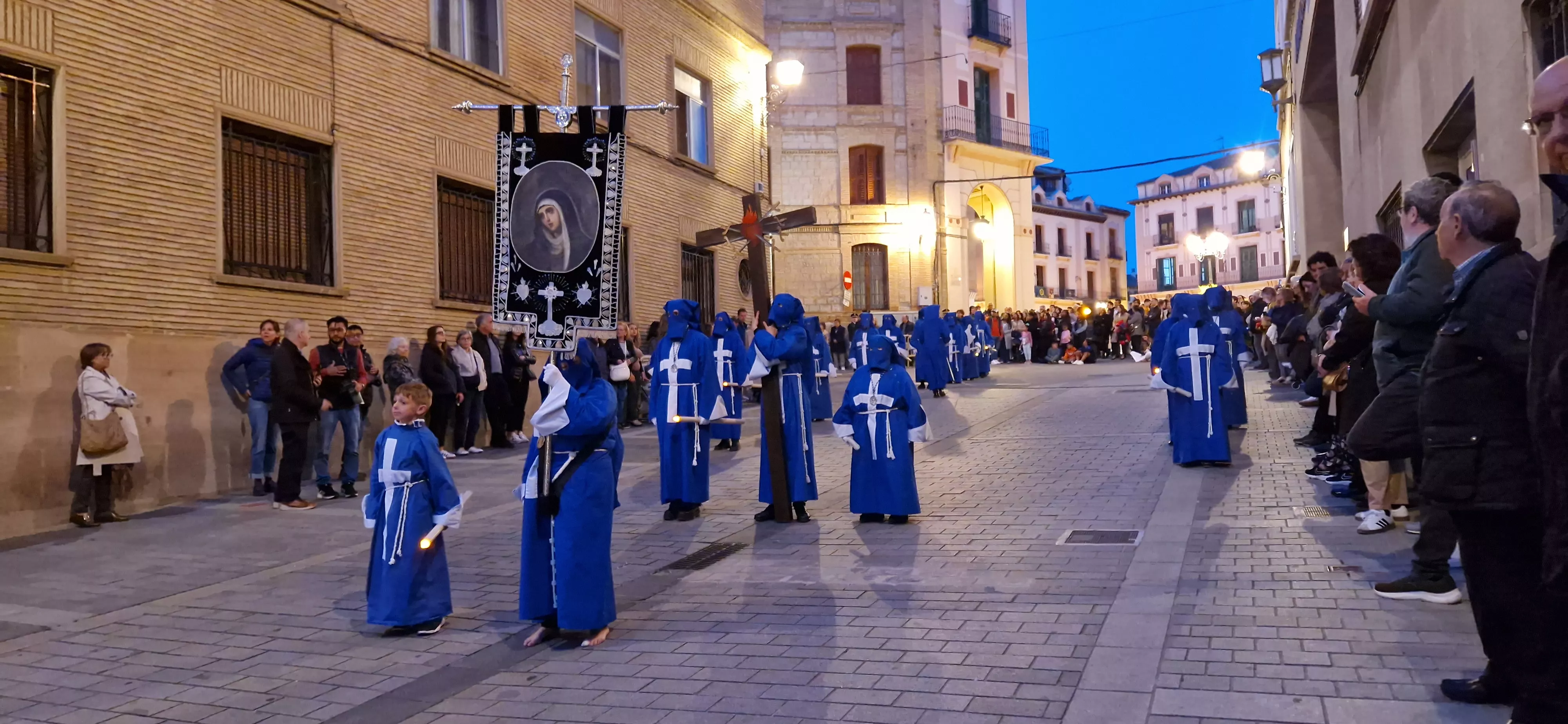 Procesión del Santo Entierro de Huesca. Foto Myriam Martínez 