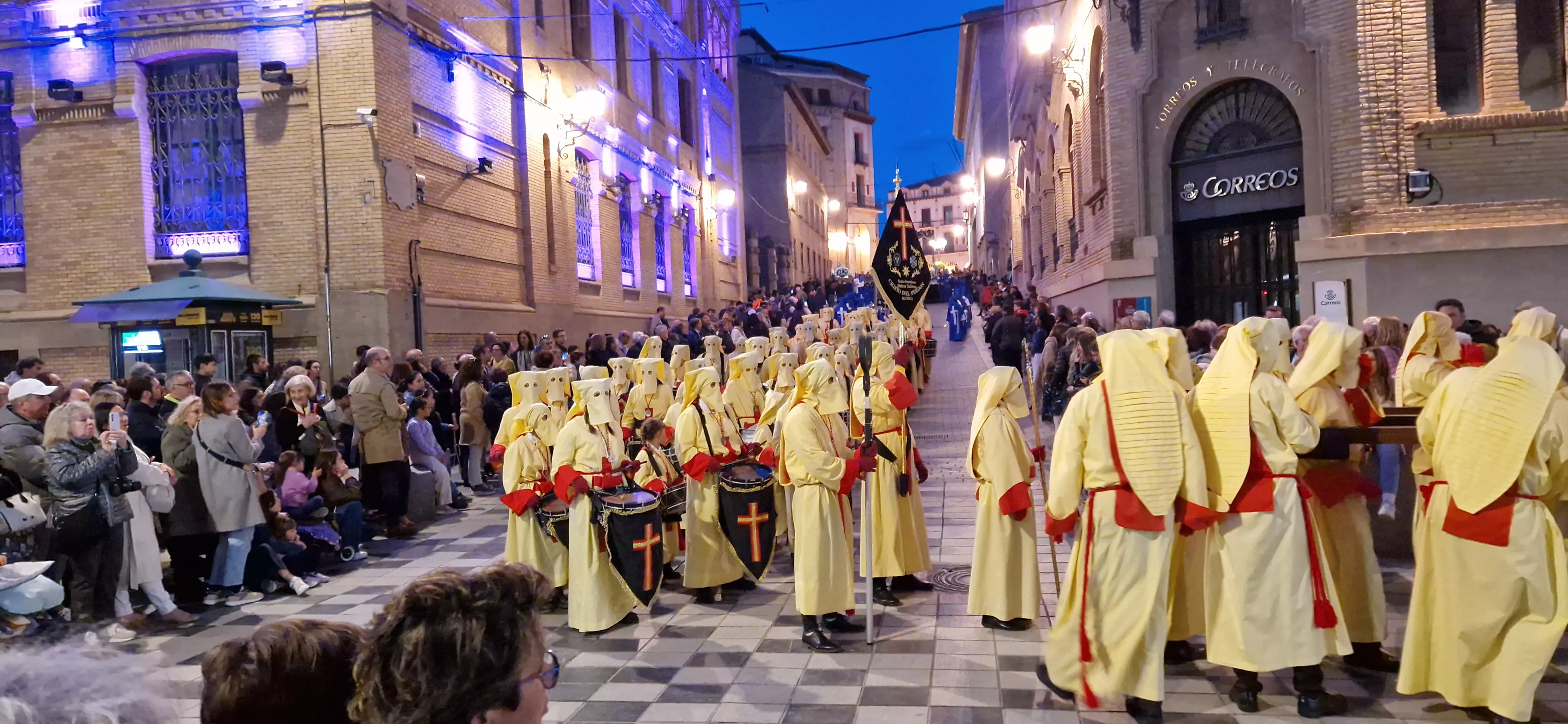 Procesión del Santo Entierro de Huesca. Foto Myriam Martínez 