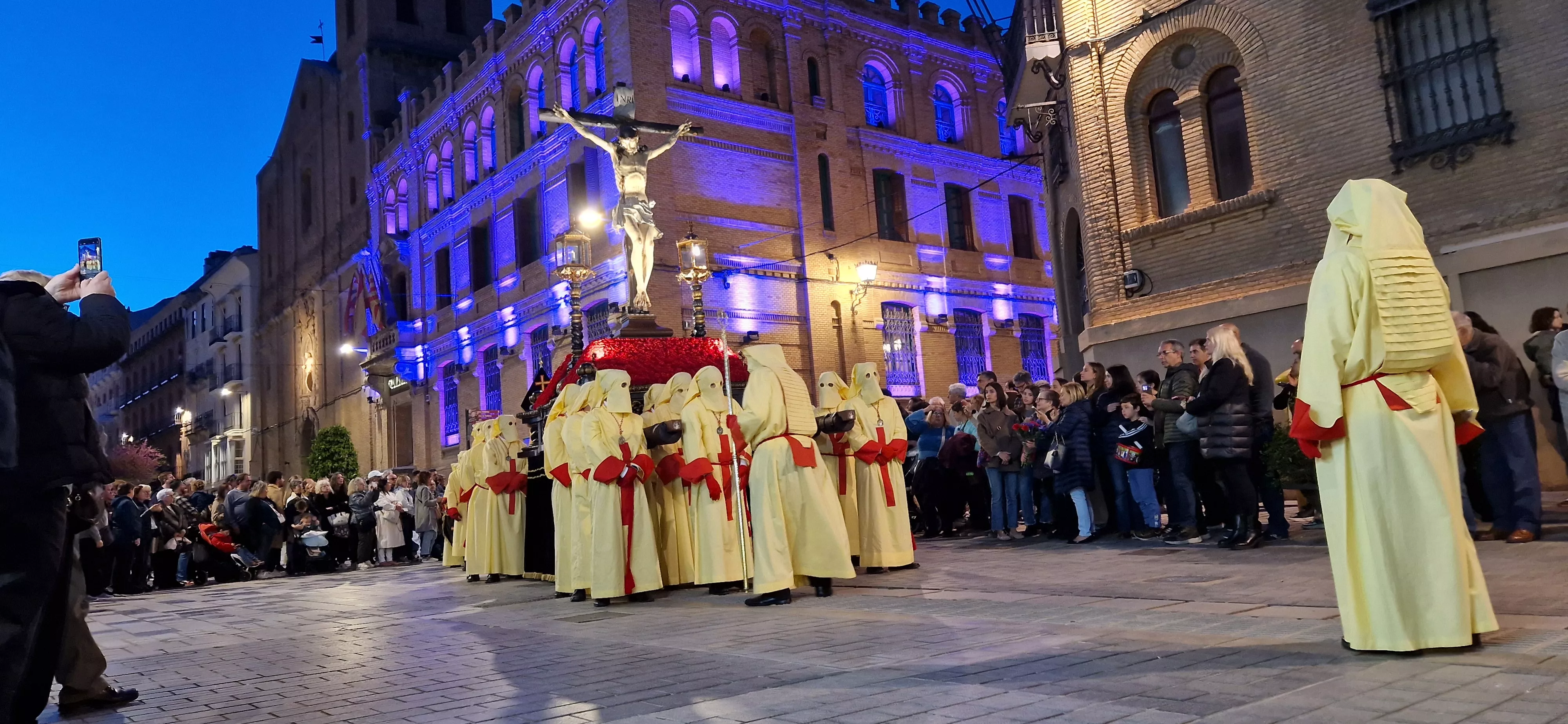 Procesión del Santo Entierro de Huesca. Foto Myriam Martínez 