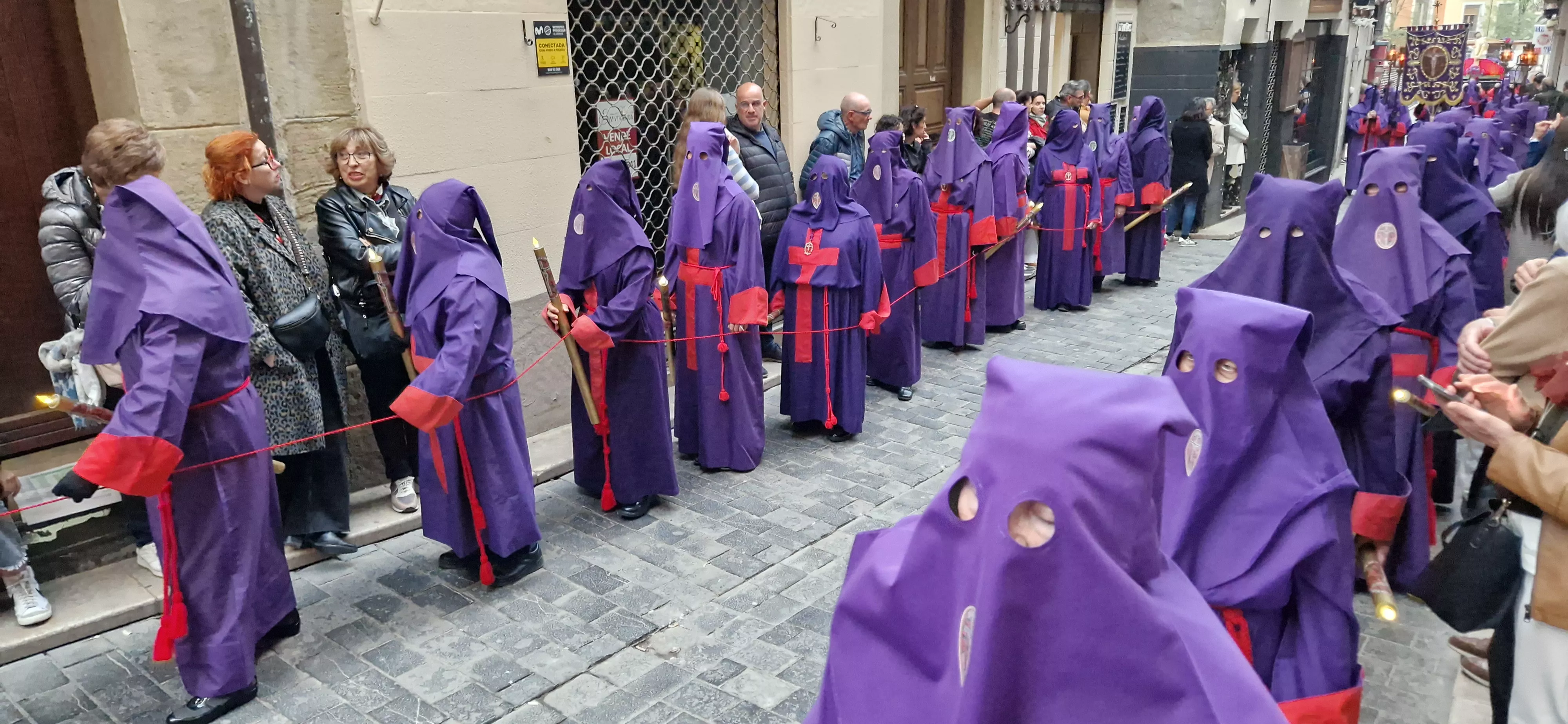 Procesión del Santo Entierro de Huesca. Foto Myriam Martínez 