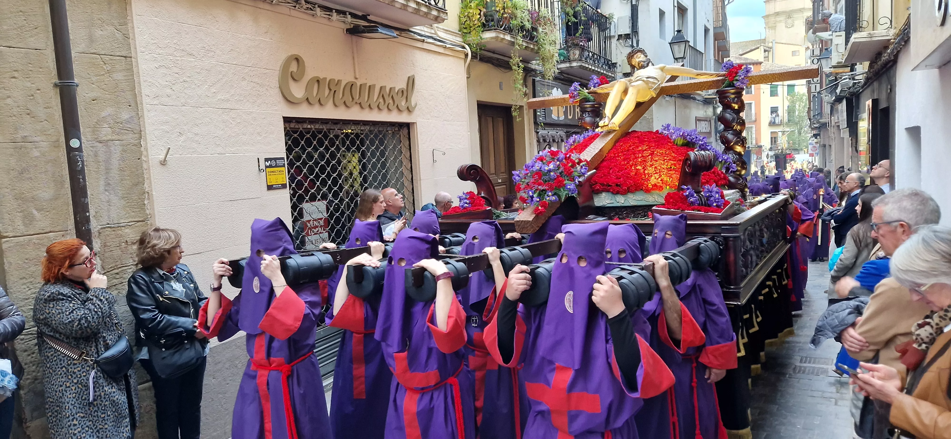 Procesión del Santo Entierro de Huesca. Foto Myriam Martínez 