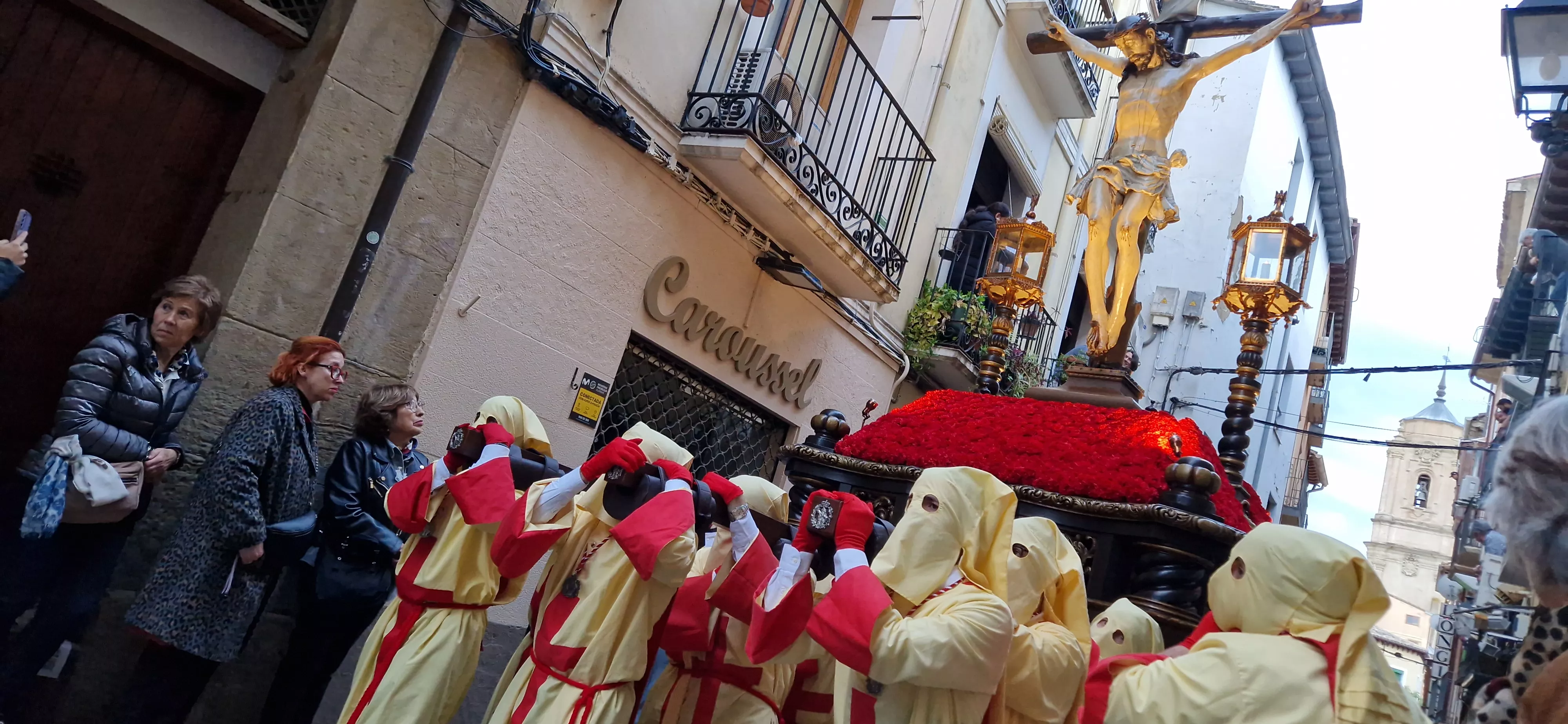 Procesión del Santo Entierro de Huesca. Foto Myriam Martínez 