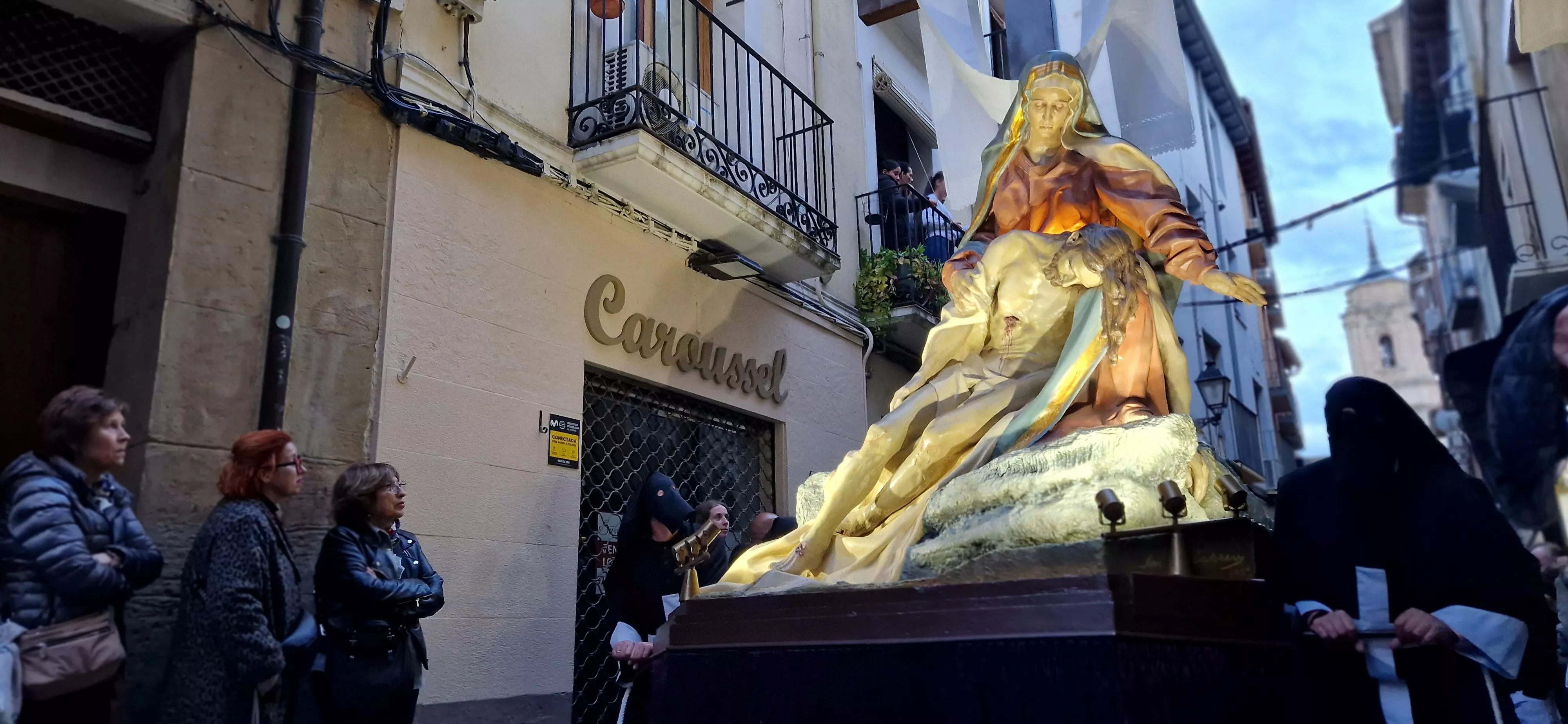 Procesión del Santo Entierro de Huesca. Foto Myriam Martínez 