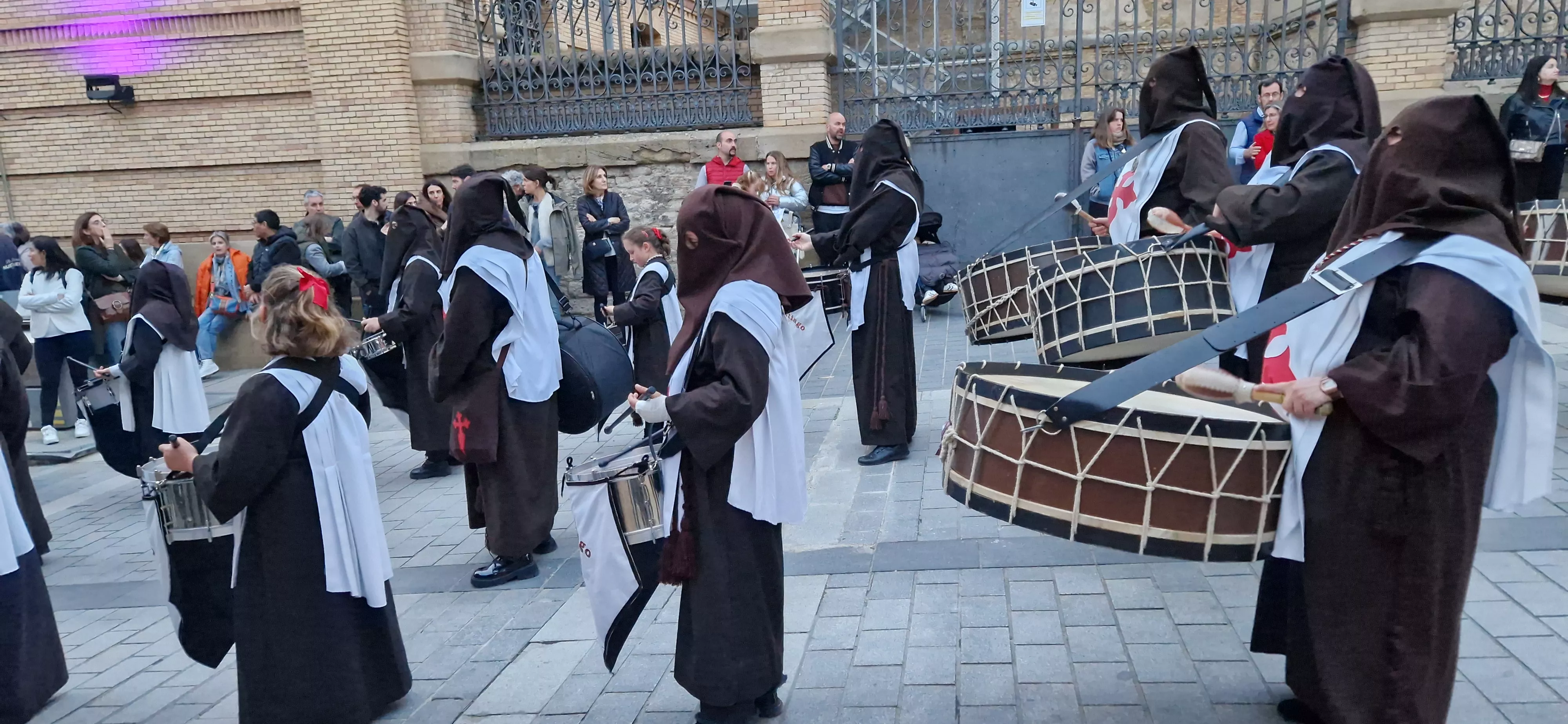 Procesión del Santo Entierro de Huesca. Foto Myriam Martínez 
