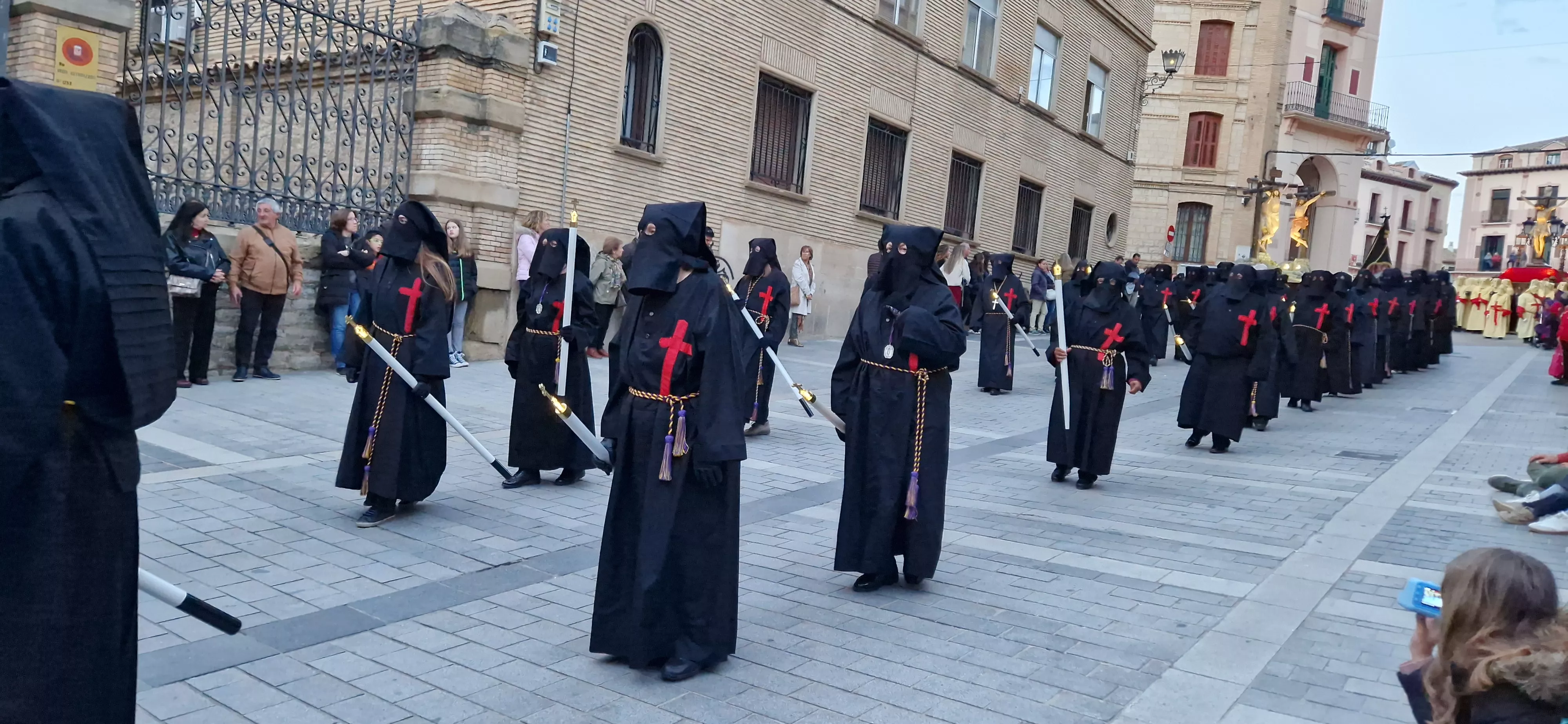Procesión del Santo Entierro de Huesca. Foto Myriam Martínez 